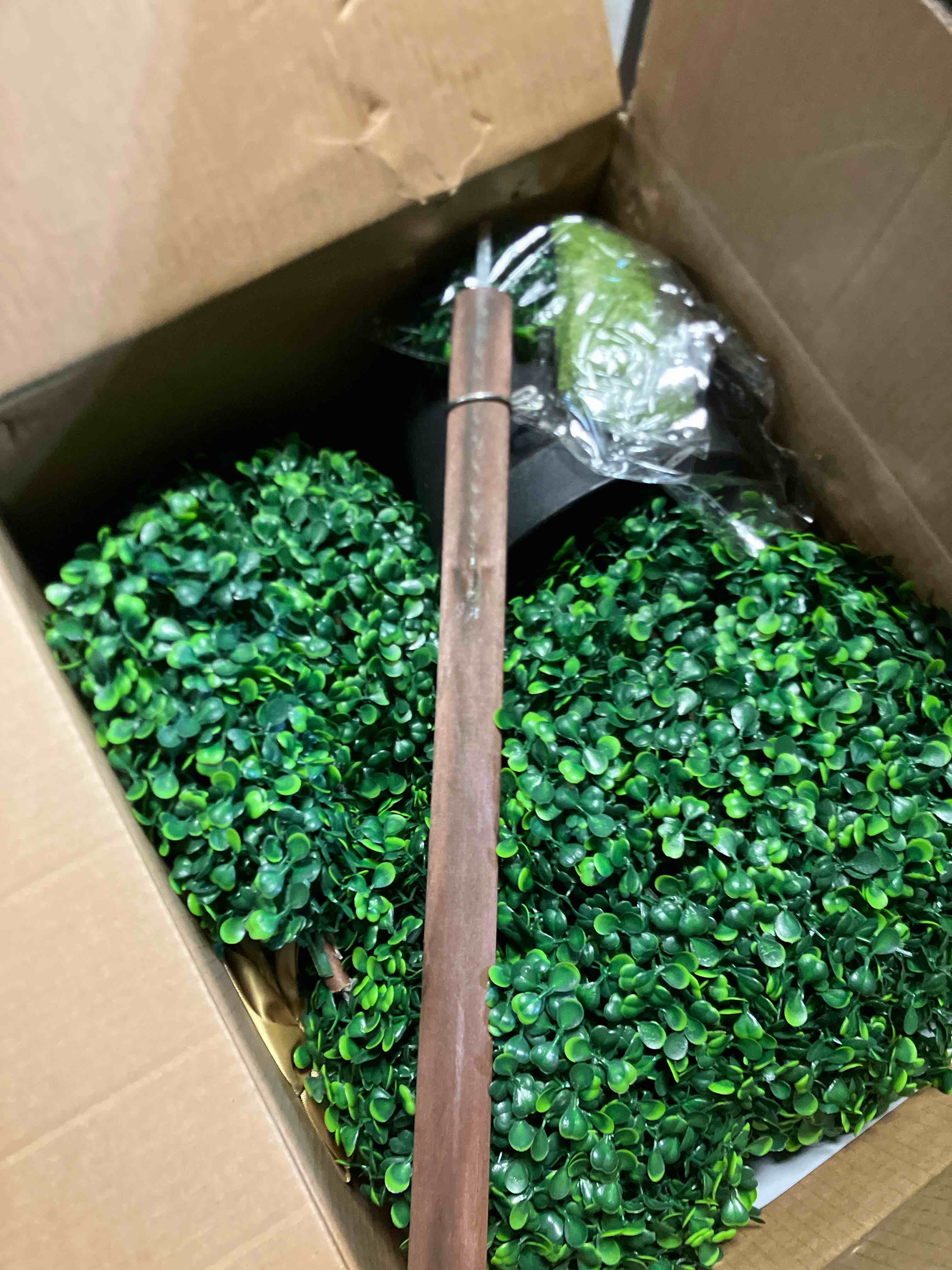 Condition photo showing New/Like New for Easter Decorations - 3 Ft Boxwood Bunny Topiary with Bow - Artificial Bunny Shaped Tree with Planter Pot for Indoor Outdoor Decor - Spring Decoration for Home Yard Front Door Porch Mantle Party