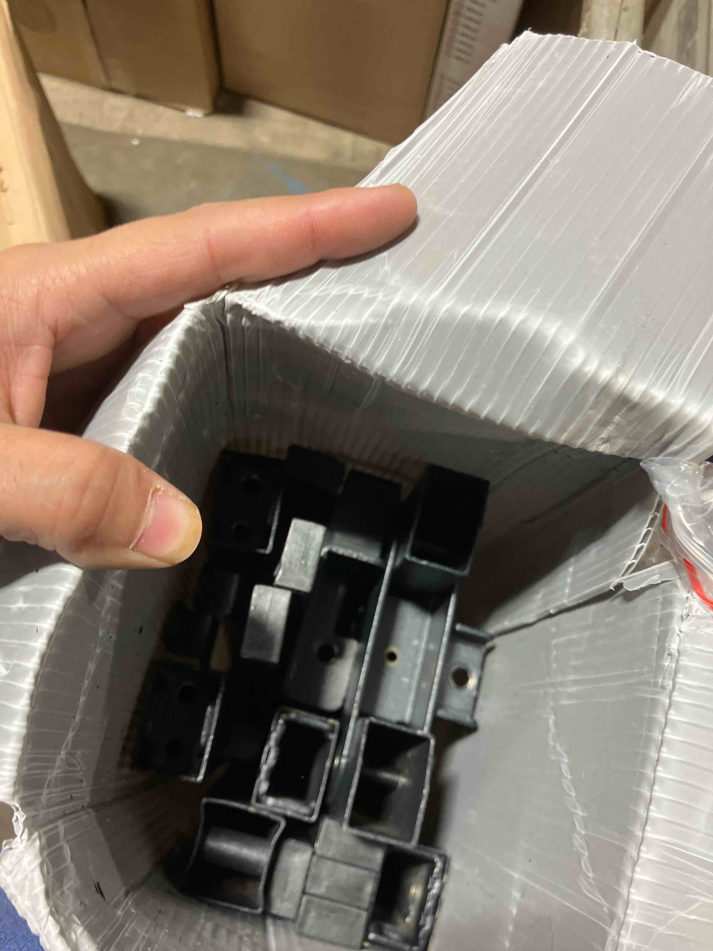 Condition photo showing New/Like New for Twin Bed Frame - 18 in Sturdy Platform Bed Frame Twin Size, Heavy Duty Metal Bed Frame No Box Spring Needed, Quick & Easy Assembly, No Noise, Black Twin 18 INCH