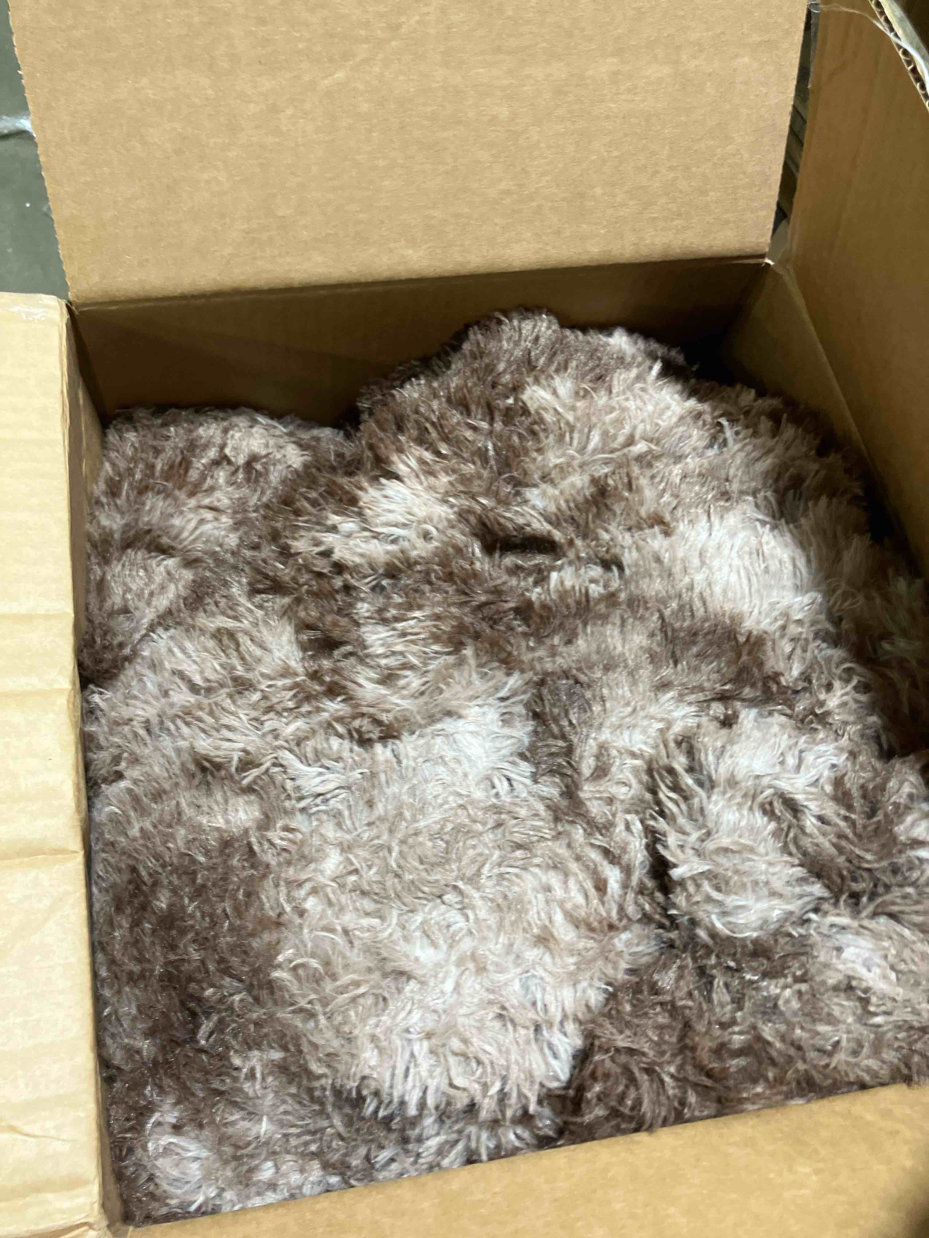 Condition photo showing Good Condition for Antonije Tie Dye Shag Area Rug 6’ x 9’