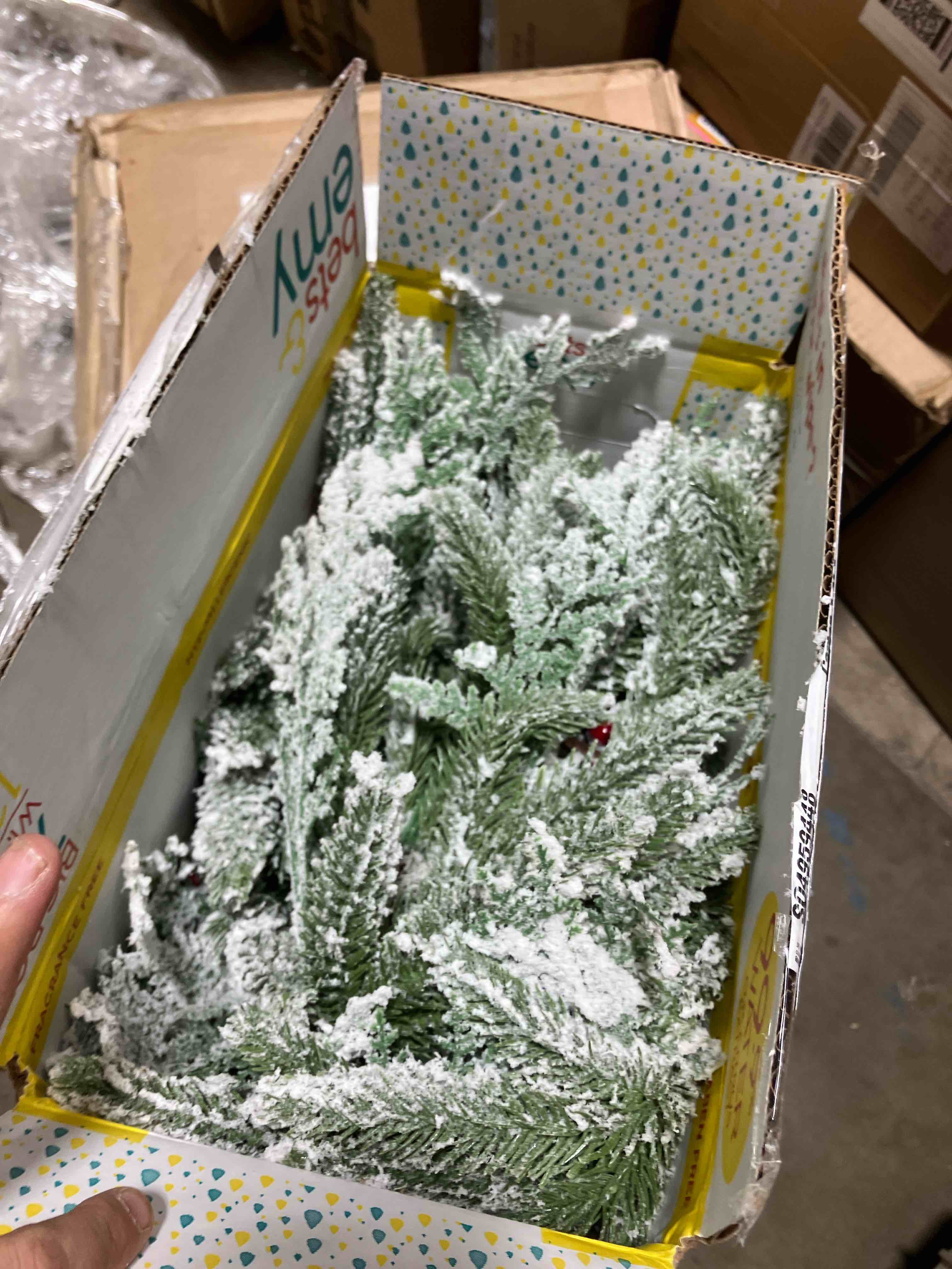 Condition photo showing Good Condition for Real Touch Flocked Wind River Fir with Berries Artificial Christmas Garland 7’ x 12”