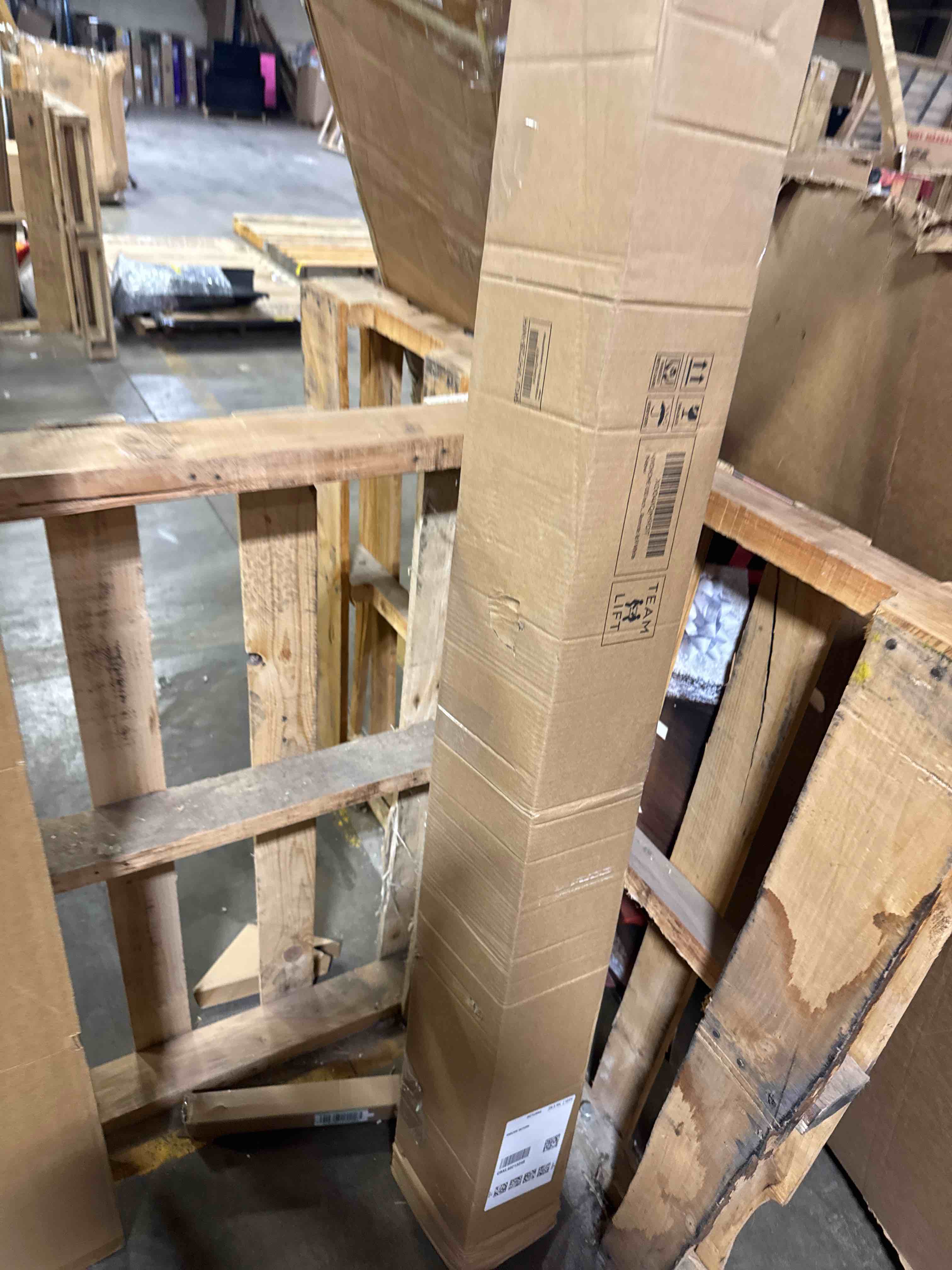 Condition photo showing New/Like New for VIVOHOME 100 Inch 16:9 Pull Down Projector Screen, HD 4K Retractable Movie Screen for Indoor Home Theater and Office, Manual Projection Screen with Auto Locking (87W x 49H Inch Display Area) 100" (16:9) White