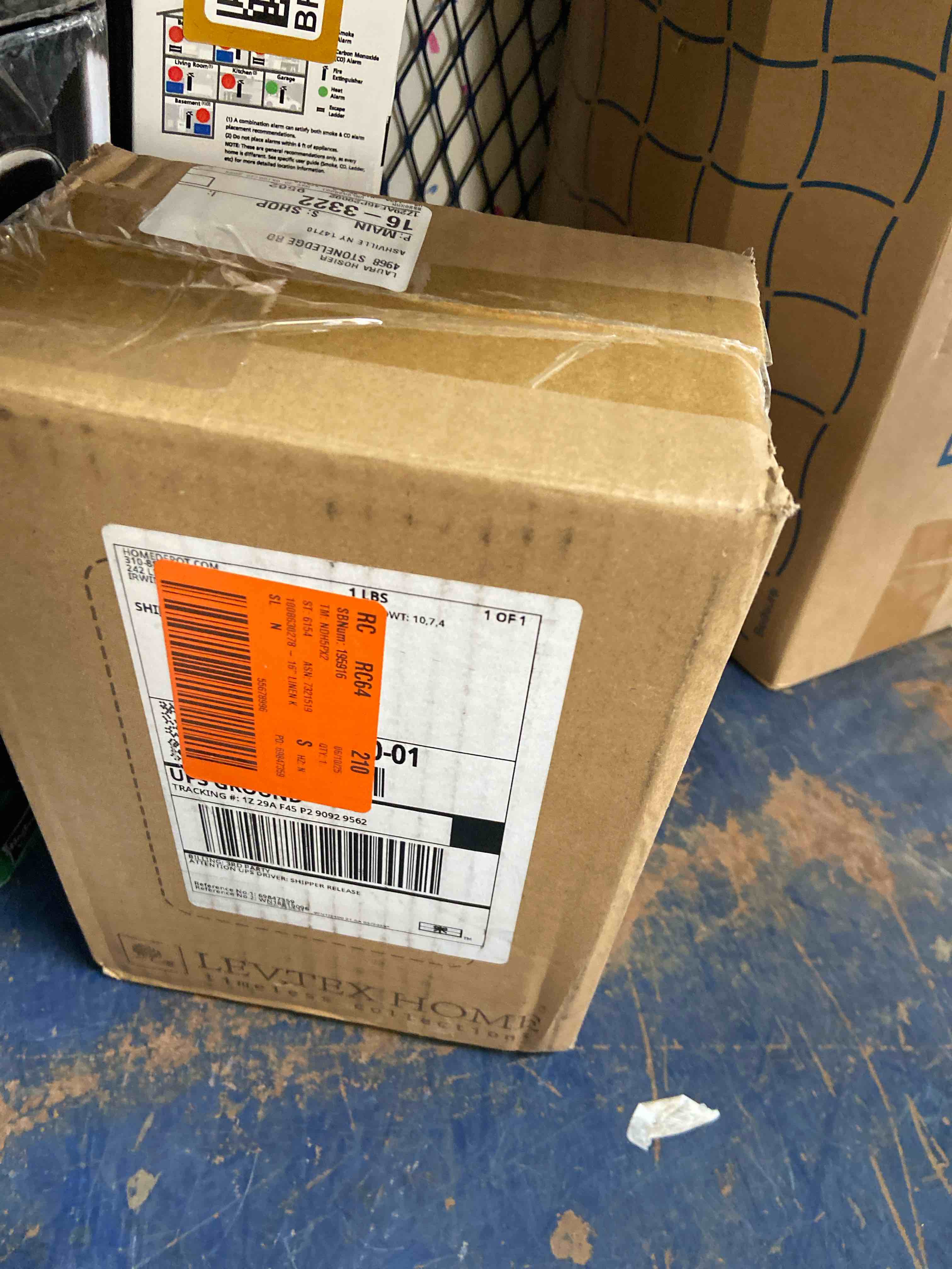 https://s3.amazonaws.com/lotting-images-prod/phillipi/BRN1317132_1760368953447.jpeg