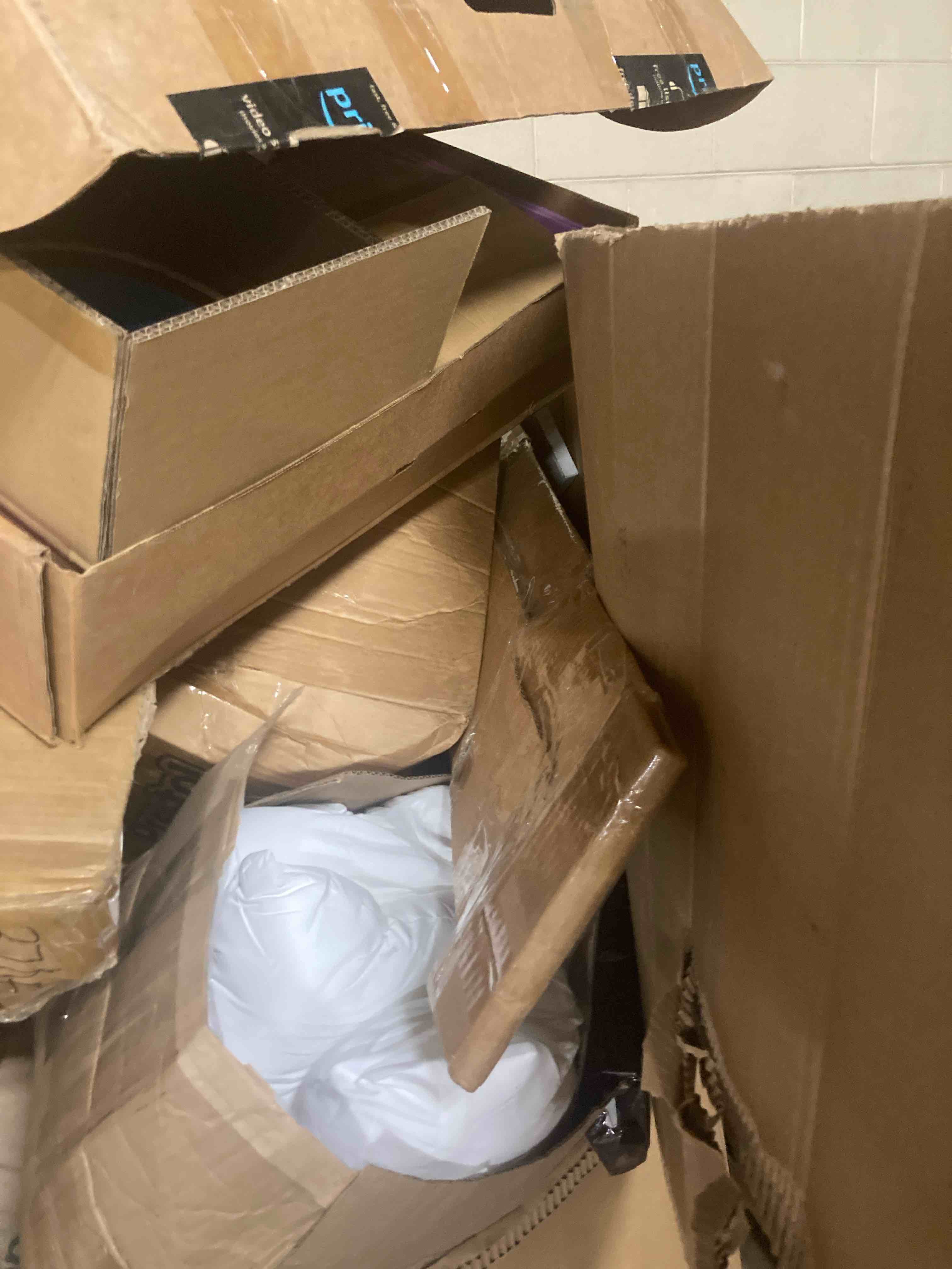 https://s3.amazonaws.com/lotting-images-prod/phillipi/BRN1318372_1755114382687.jpeg