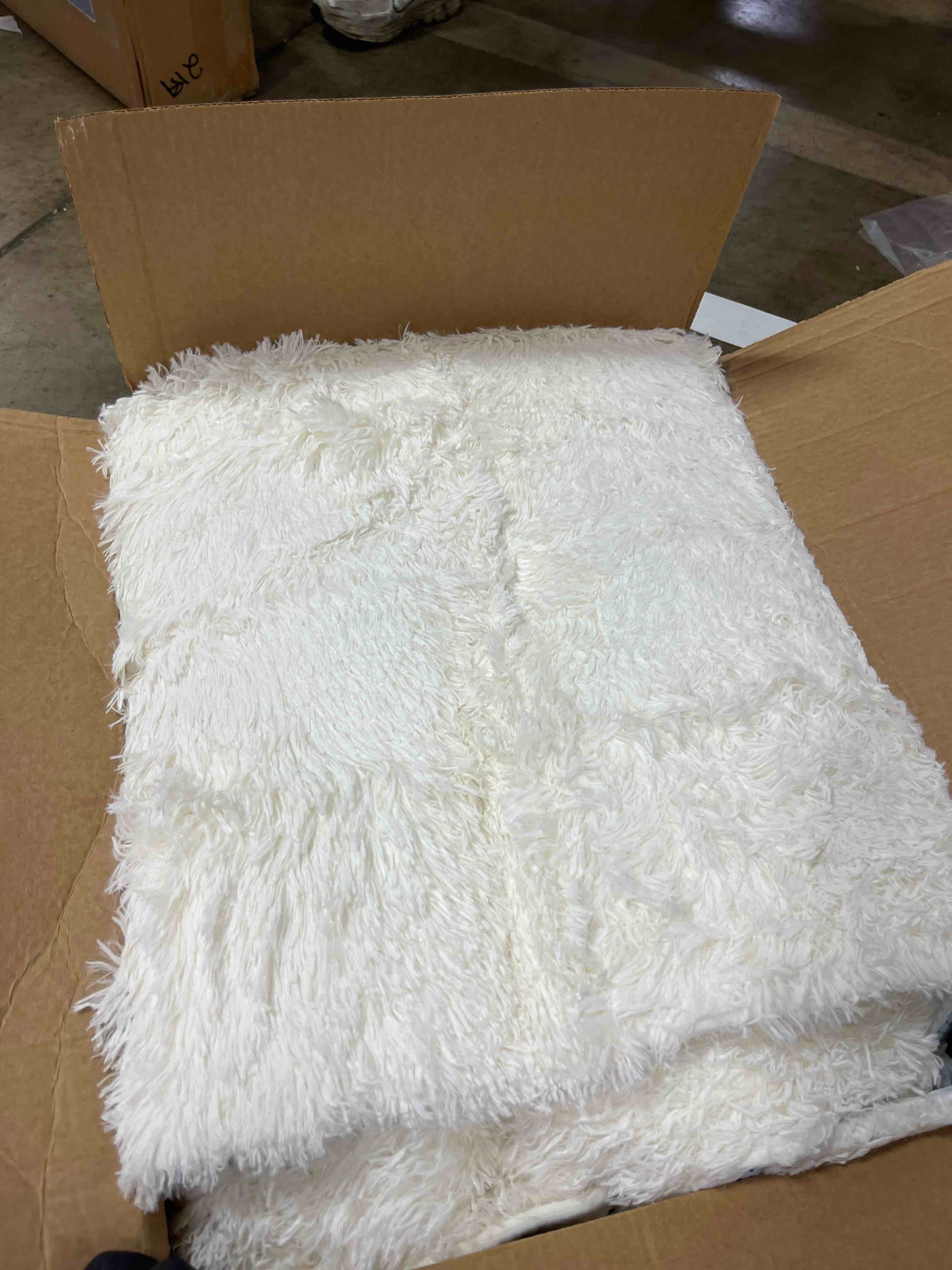 https://s3.amazonaws.com/lotting-images-prod/phillipi/BRN1318747_1759774231653.jpeg