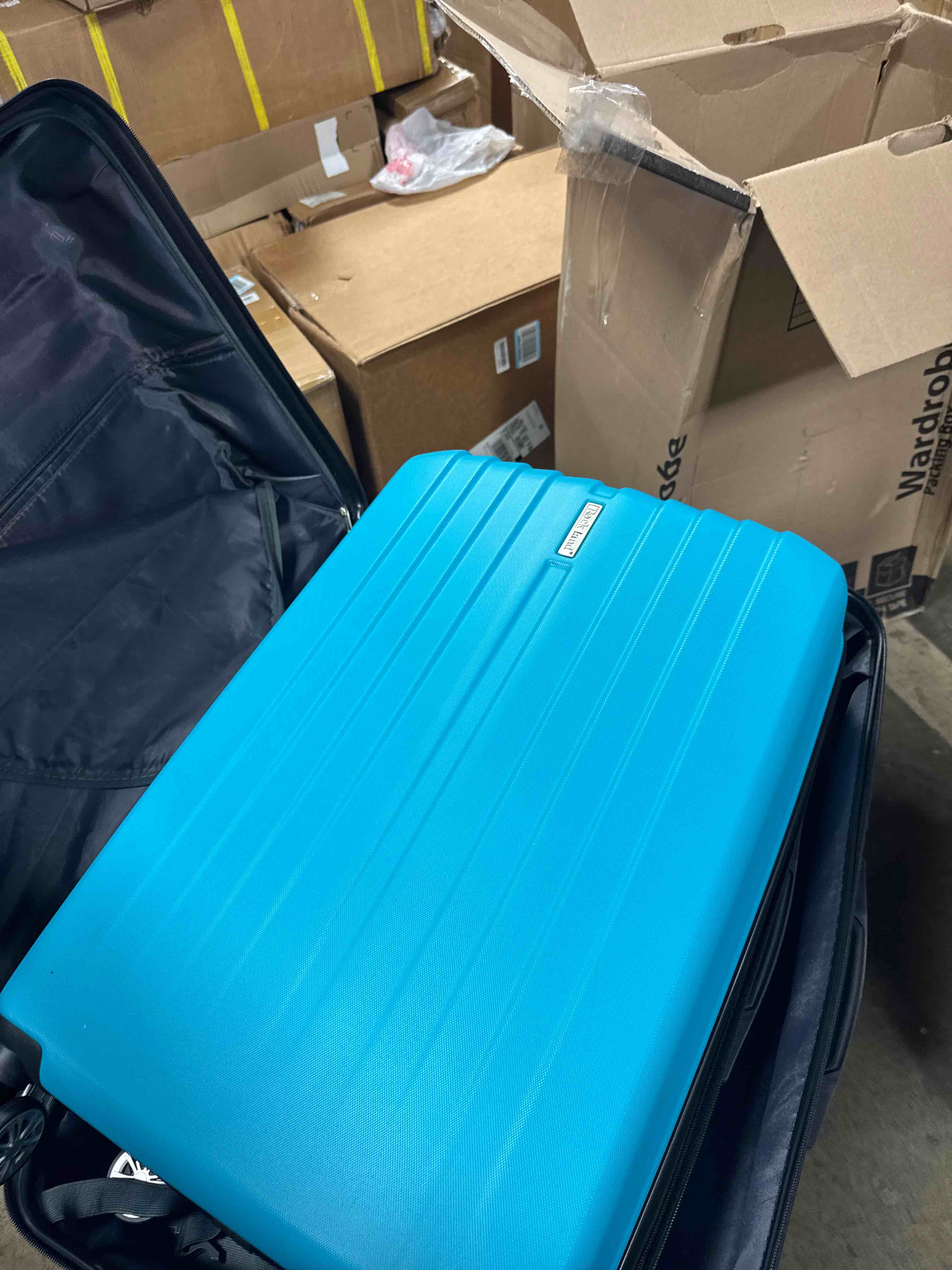 https://s3.amazonaws.com/lotting-images-prod/phillipi/BRN1318902_1760106707303.jpeg
