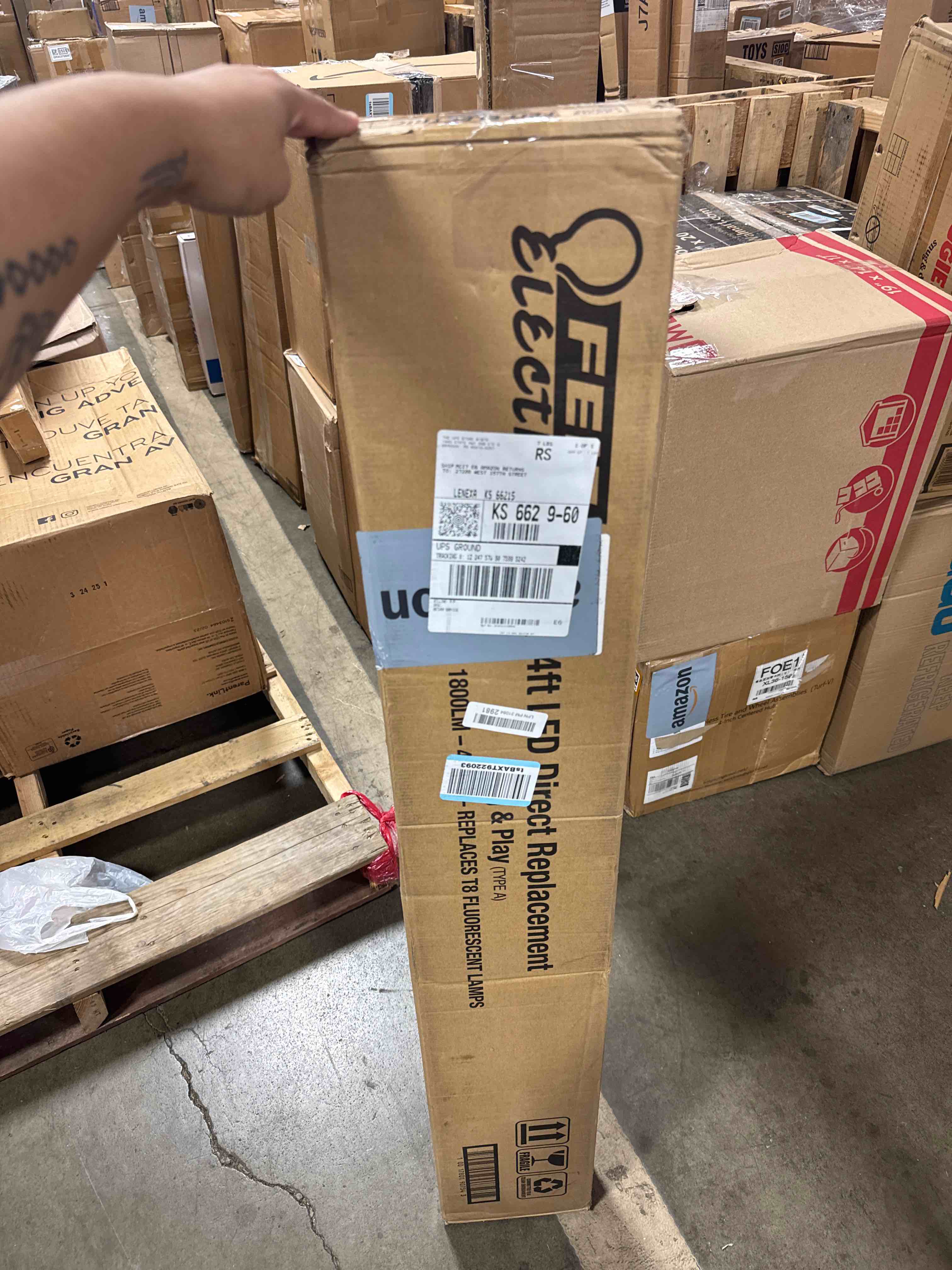 https://s3.amazonaws.com/lotting-images-prod/phillipi/BRN1318911_1760107909887.jpeg