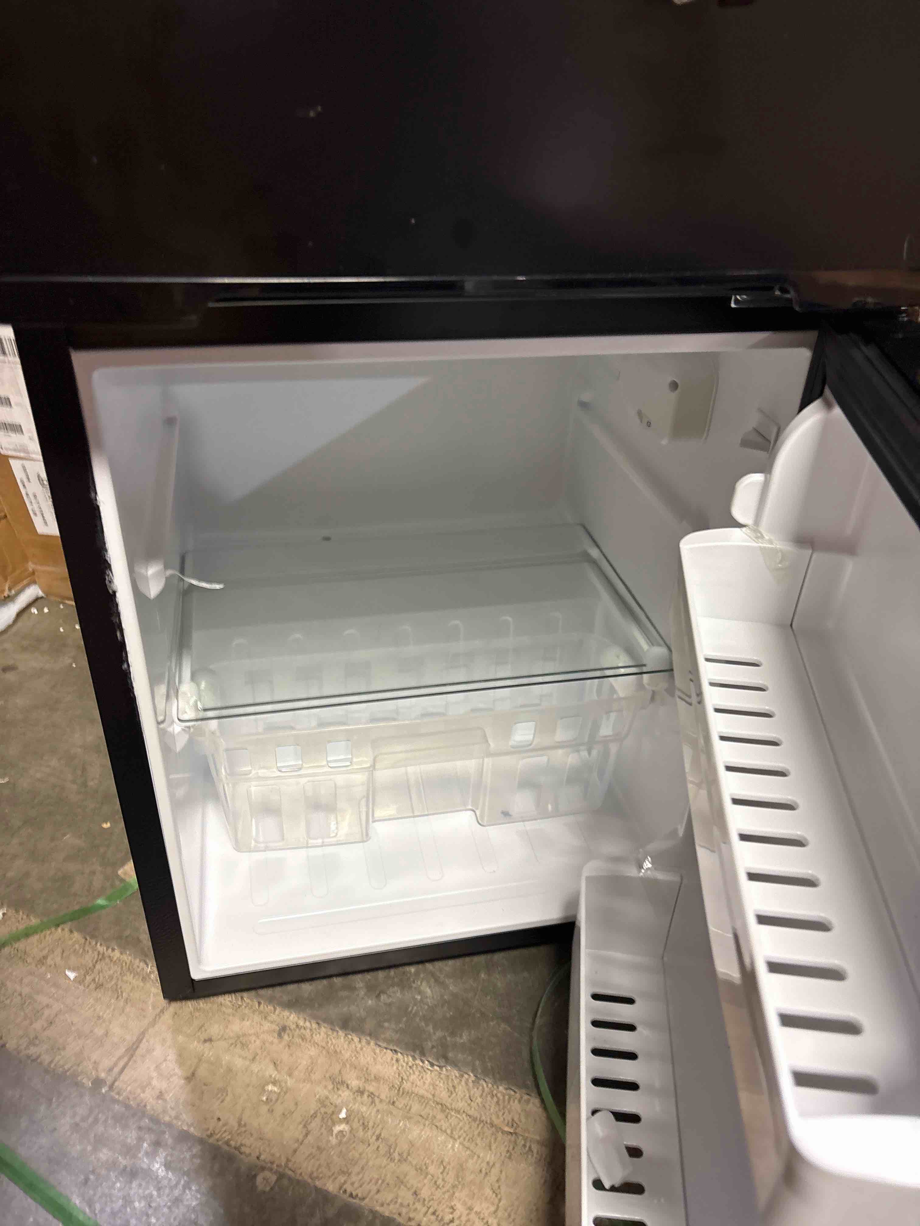 Condition photo showing Good Condition for 3.1 Cu.Ft Mini Fridge with Freezer, 2 Door Compact Refrigerator, Mini Fridge with Adjustable Removable Glass Shelves for Bedroom, Office, Dorm or Apartment, Black