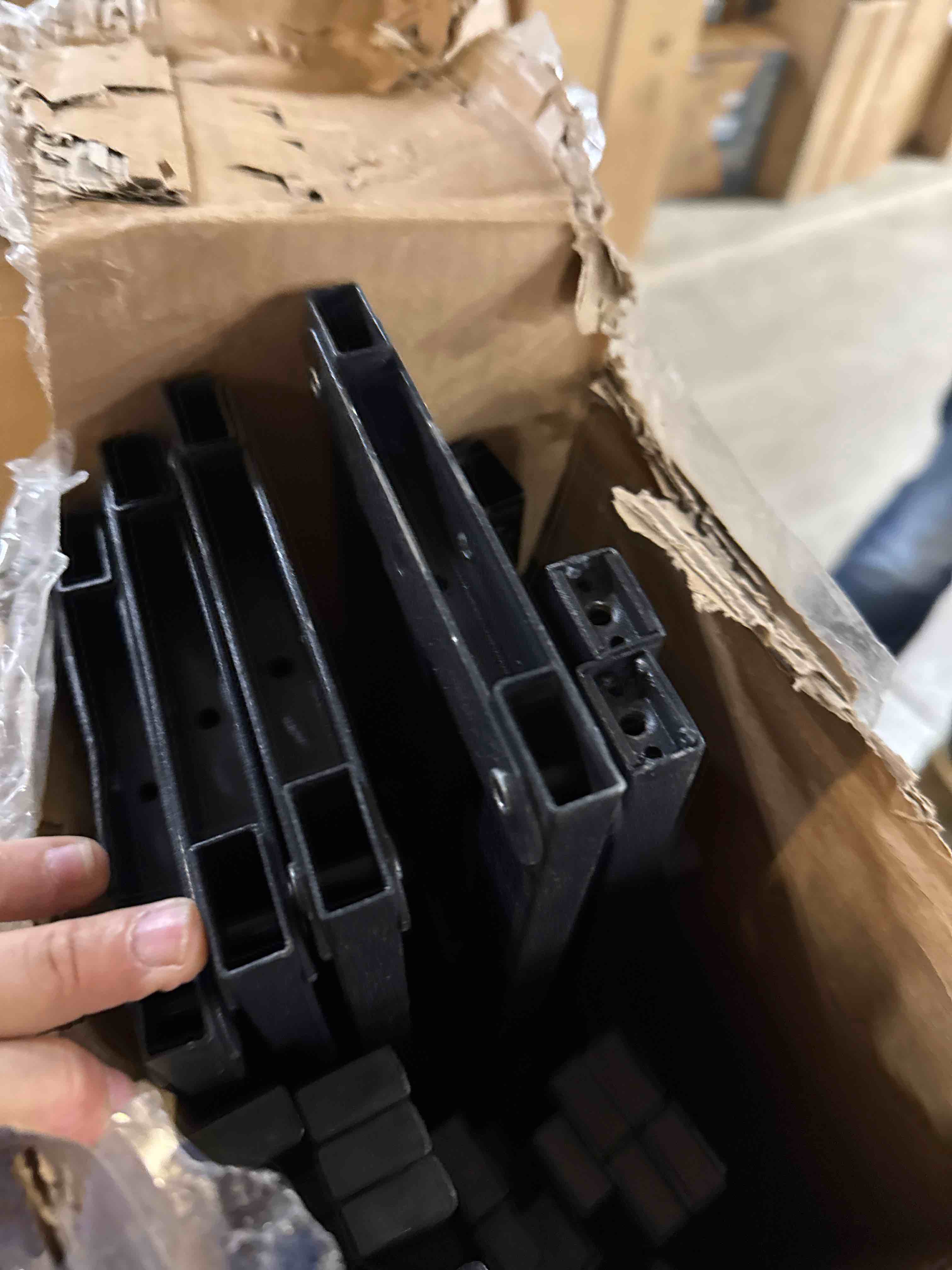 Condition photo showing Good Condition for ZIYOO King Box Spring, 7 Inch Metal Box Springs, Strong Metal Frame Support for 3000lbs, Mattress Foundation, Easy Assembly, No Noise