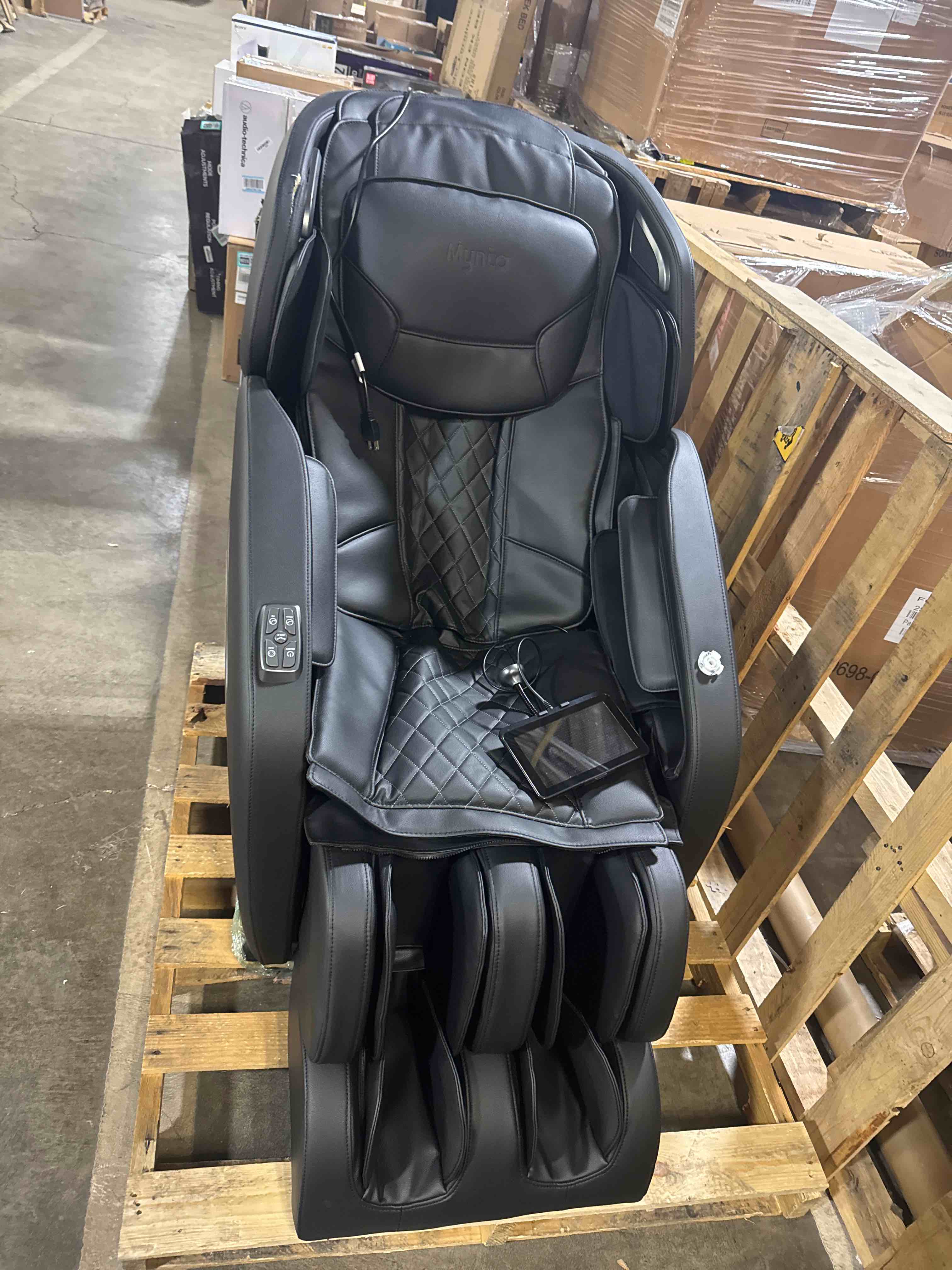 Condition photo showing Good Condition for MYNTA Massage Chair Full Body, Zero Gravity SL Track Heavy Duty Massage Recliner Chair with Heat, 12 Auto Modes for Home, M1612 Charcoal ( Has a rip shown in pictures)