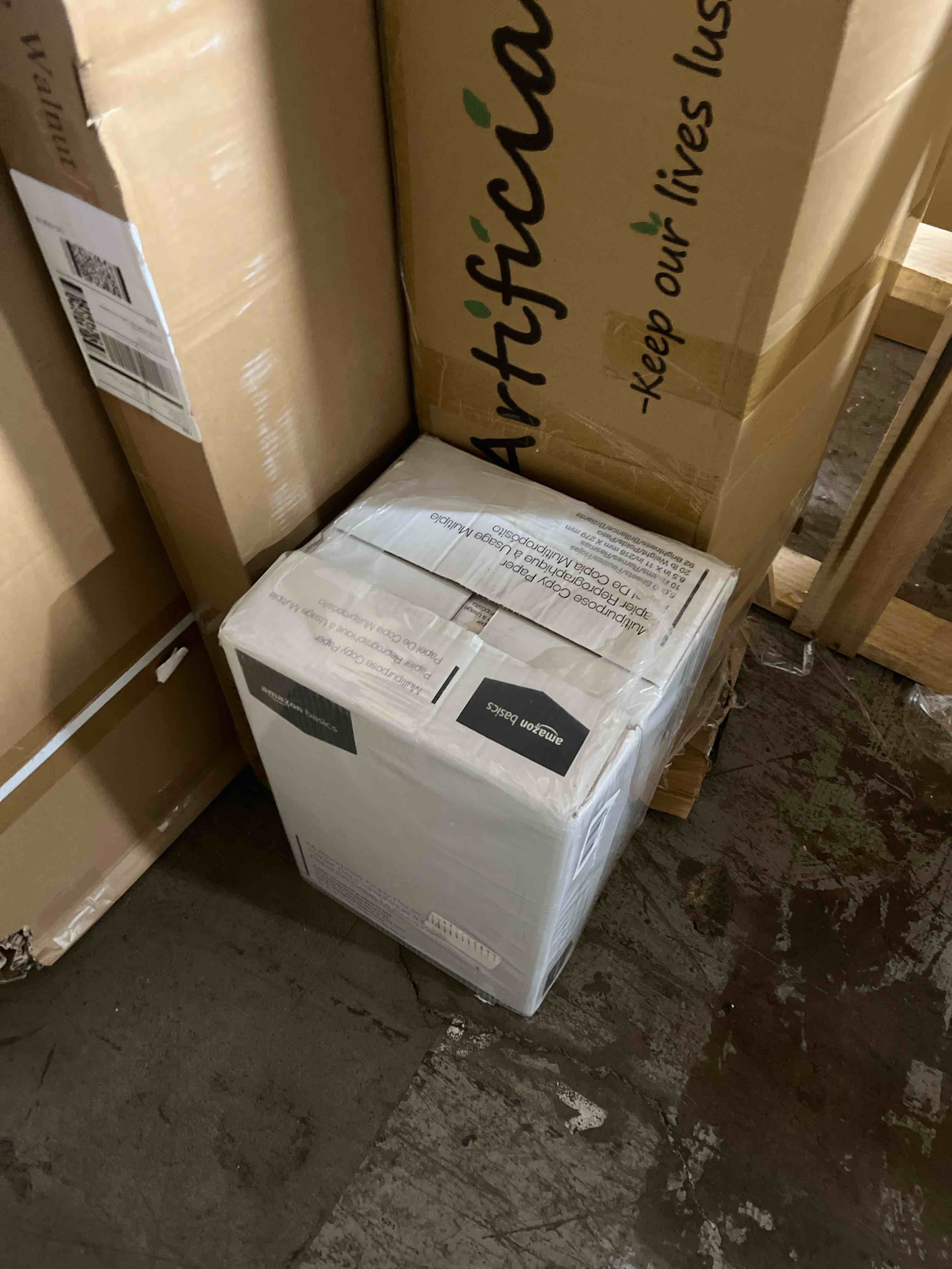 Condition photo showing New/Like New for Amazon Basics Multipurpose Copy Printer Paper, 8.5 x 11 Inch 20Lb Paper - 10 Ream Case (5,000 Sheets), 92 GE Bright White (B01FV0F13E)