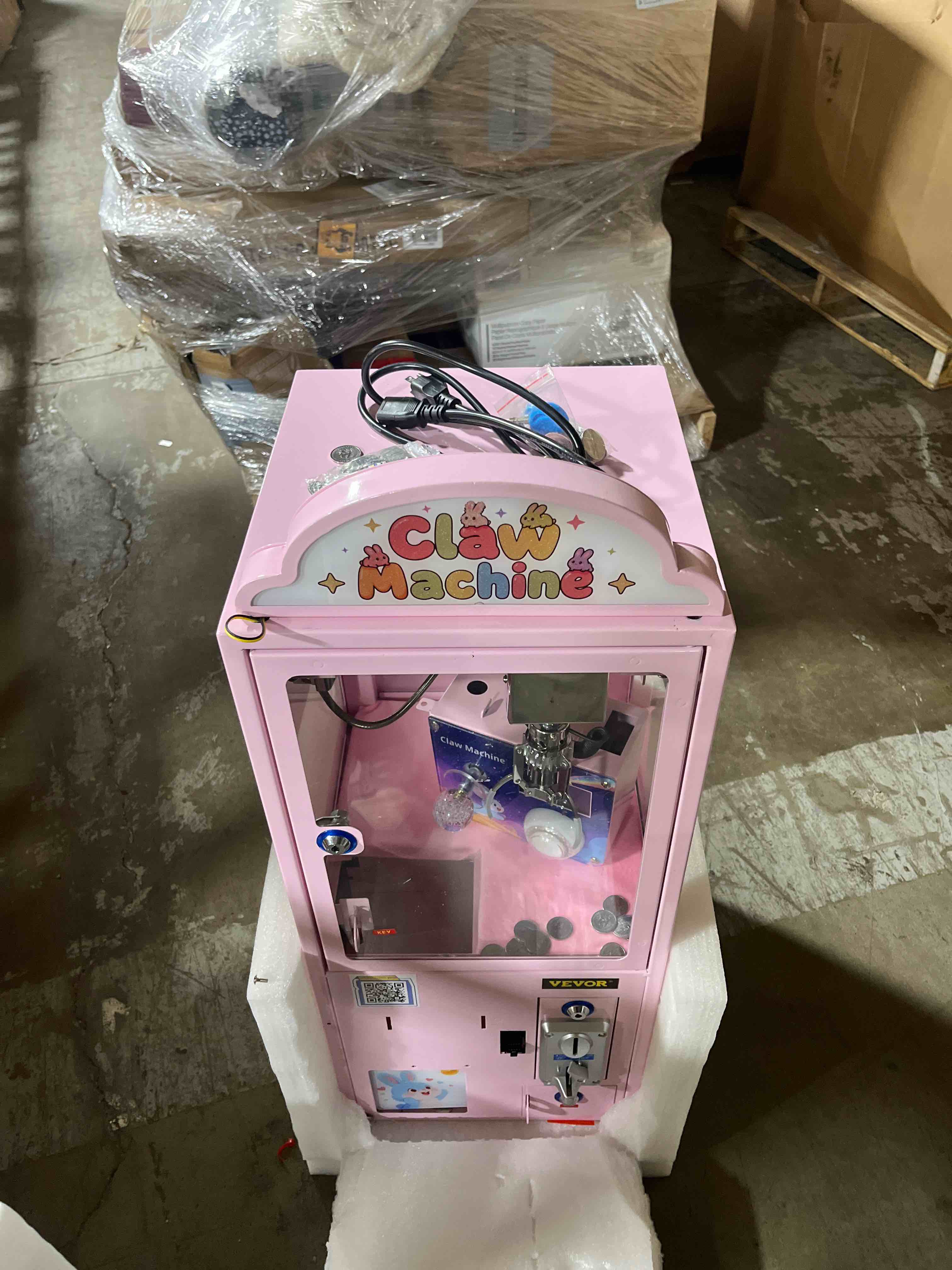 Condition photo showing Good Condition for VEVOR Claw Crane Machine, Medium-Sized Arcade Game Machine with Light & Sound, Adjustable Steel Claws, Precise Toy Candy Grabber Prize Dispenser Vending Toy, for Commercial Home Parties Cinema, Pink