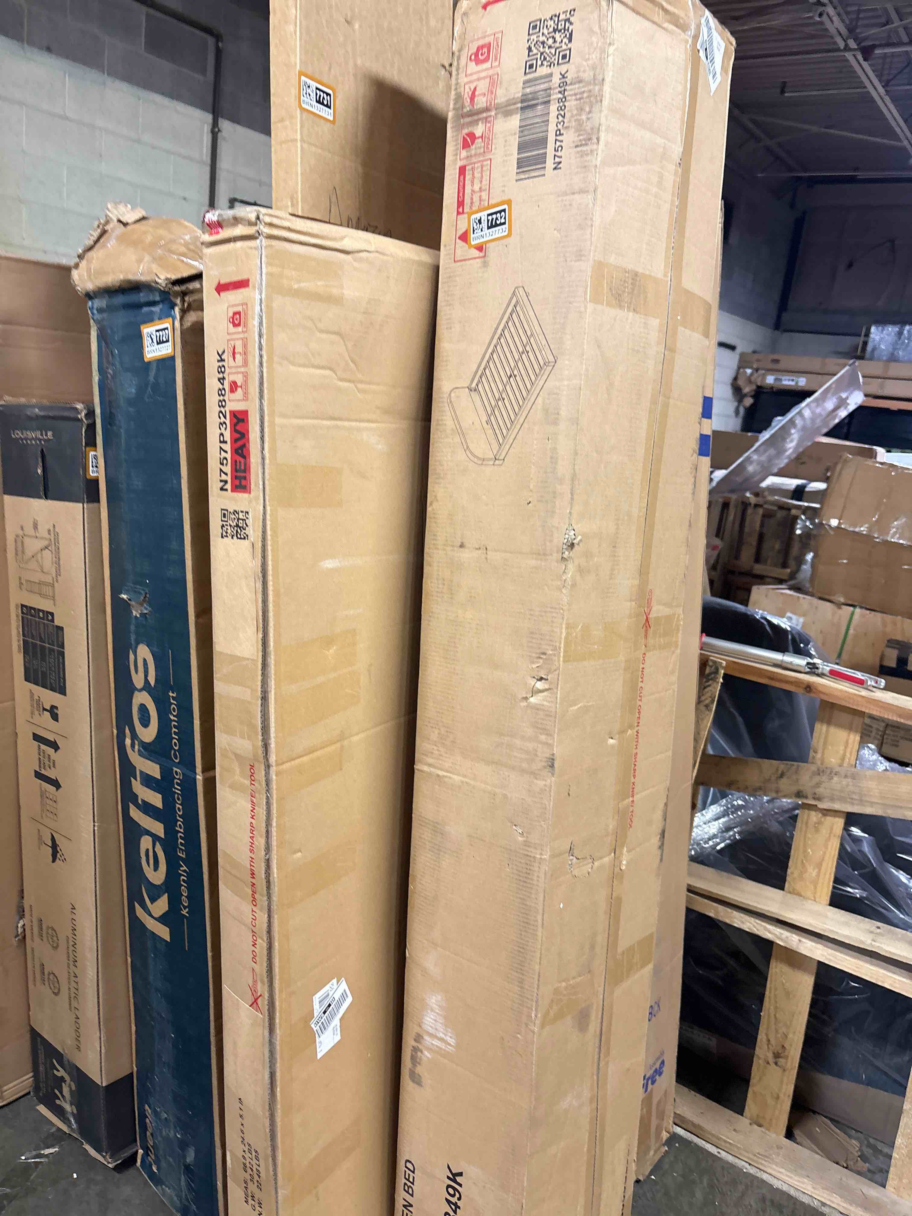 Condition photo showing New/Like New for Merax Queen Size Teddy Fleece Thick Fabric Upholstered Platform Bed with Curved Shaped Headboard, Wood Bed Frame with Solid Round Legs for Kids Teens Adults, White