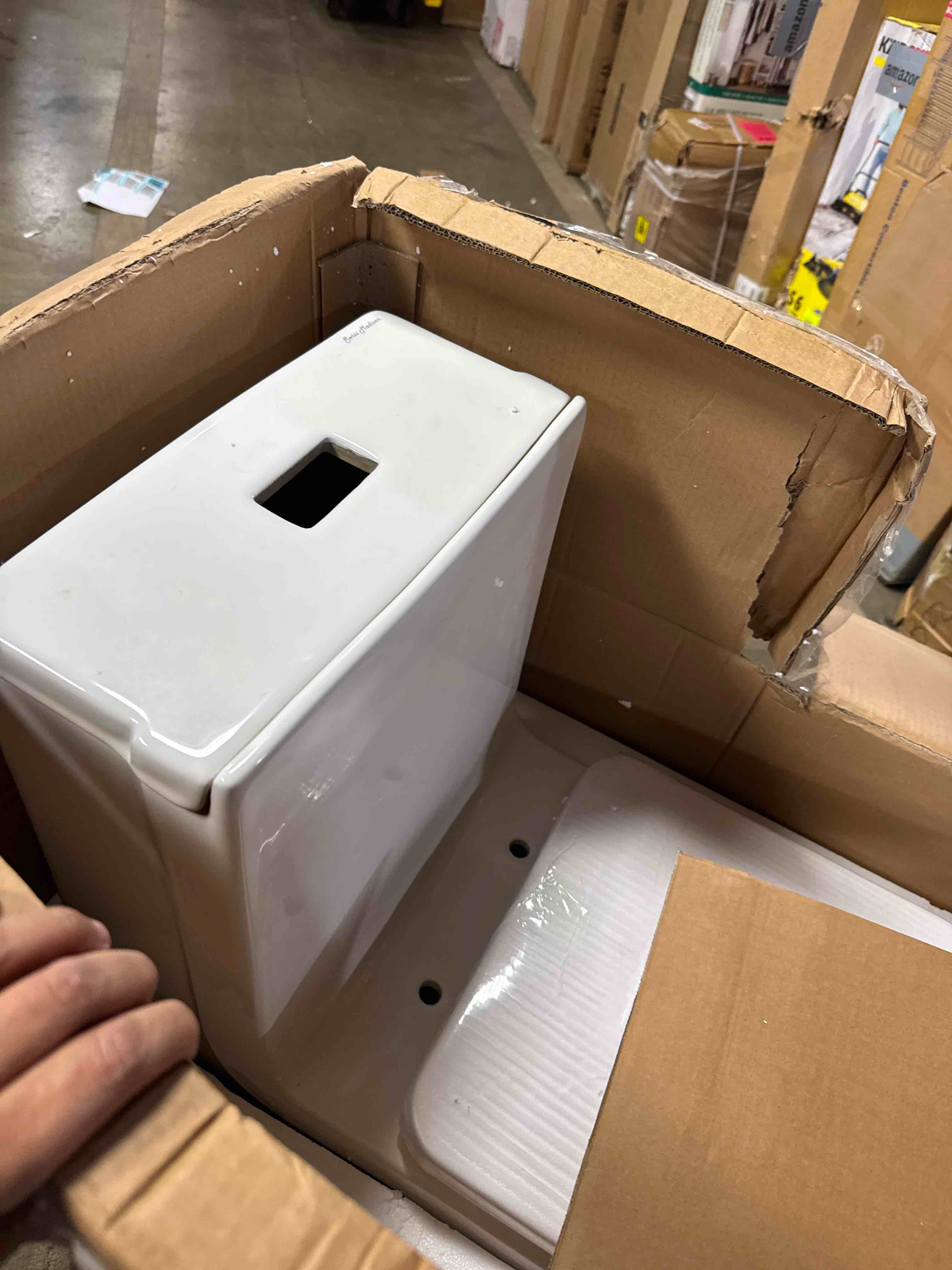 Condition photo showing New/Like New for swiss madison concorde one-piece square toilet dual-flush, brushed gold hardware 