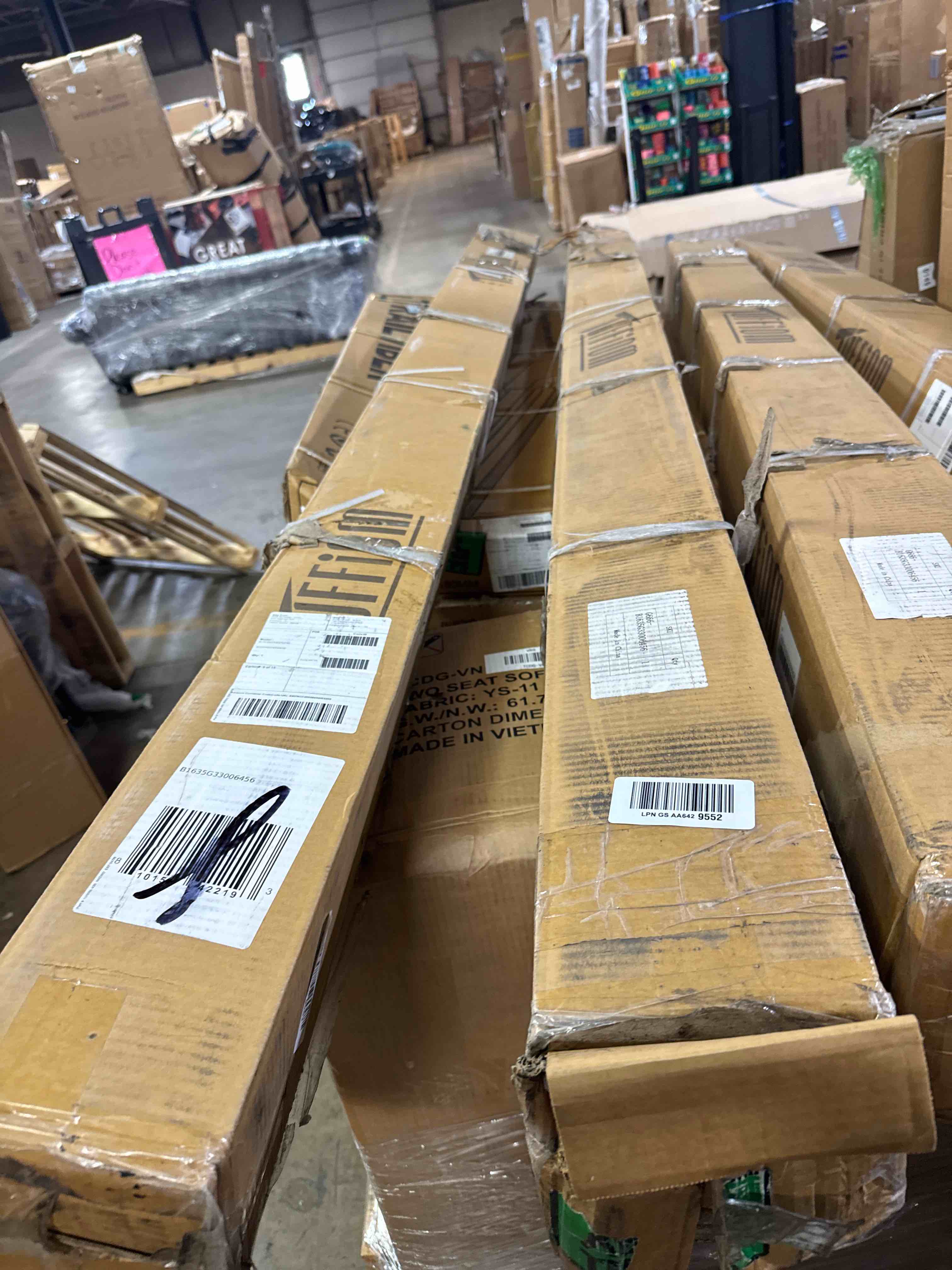 Condition photo showing New/Like New for tuffiom 7.5 x 20 ft garage floor mat, thickened diamond plate pvc garage mats flooring roll for under car, garage parking mats for floor large suvs, mpv, pickup truck