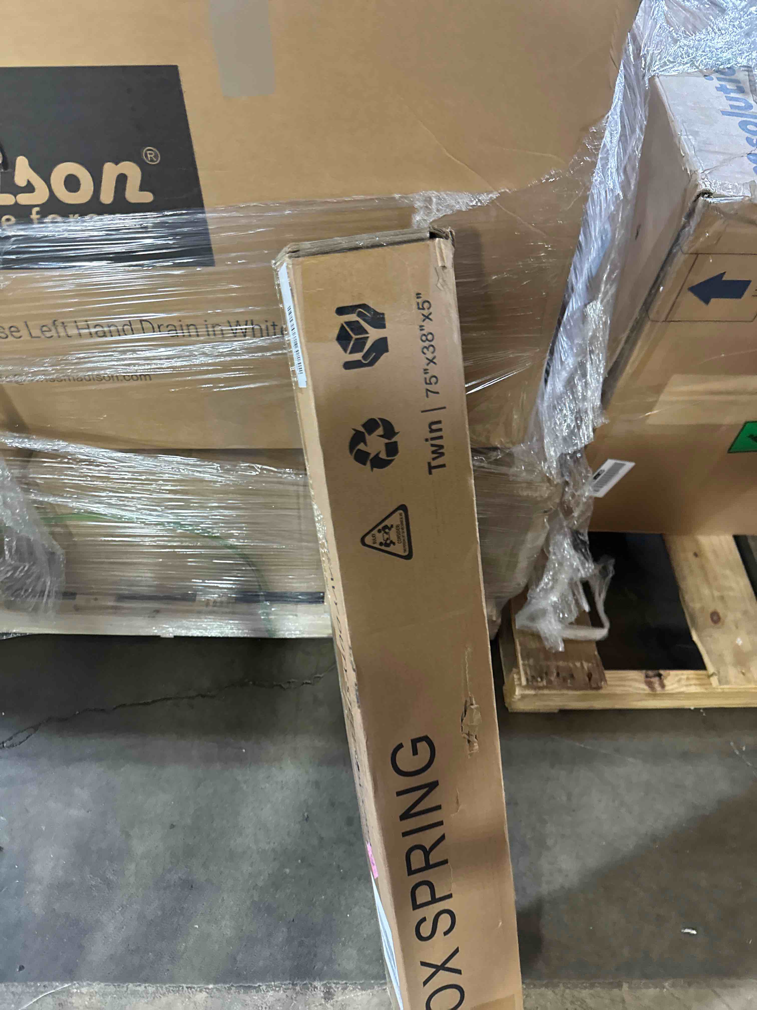 https://s3.amazonaws.com/lotting-images-prod/phillipi/BRN1328566_1777997316158.jpeg