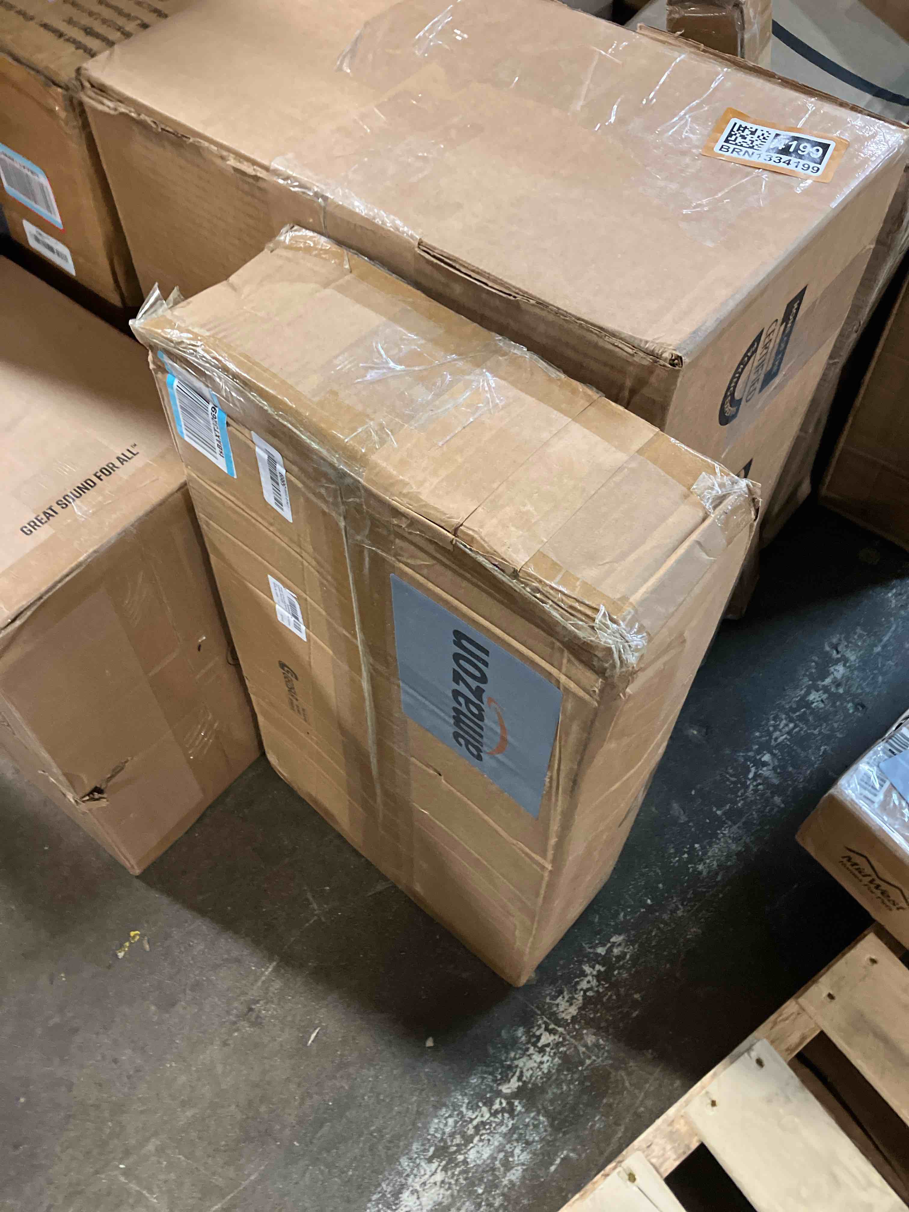 Condition photo showing New/Like New for Geosar 32 Pack Wire Buffet Rack Stand Folding Chafing Stand Chrome Frame Serving Trays Food Warmer with Plastic Tong Fork and Spoon for Christmas Thanksgiving Home Party Catering Supplies (Rose Gold)