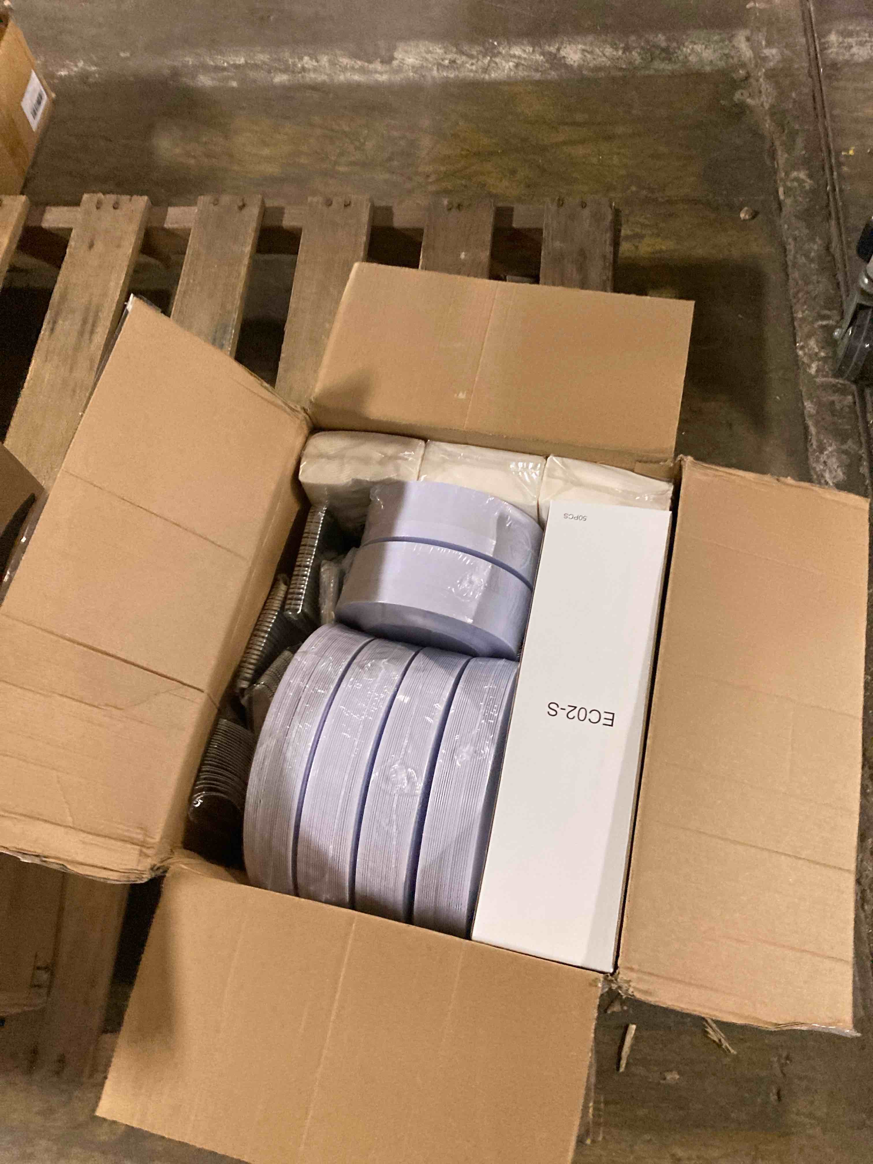 Condition photo showing New/Like New for WELLIFE 210 Piece Silver Plastic Dinnerware Set for 30 Guests, Plastic Plates for Party, Include: 30 Dinner Plates, 30 Dessert Plates, 30 Pre Rolled Napkins with Silver Silverware and 30 Cups