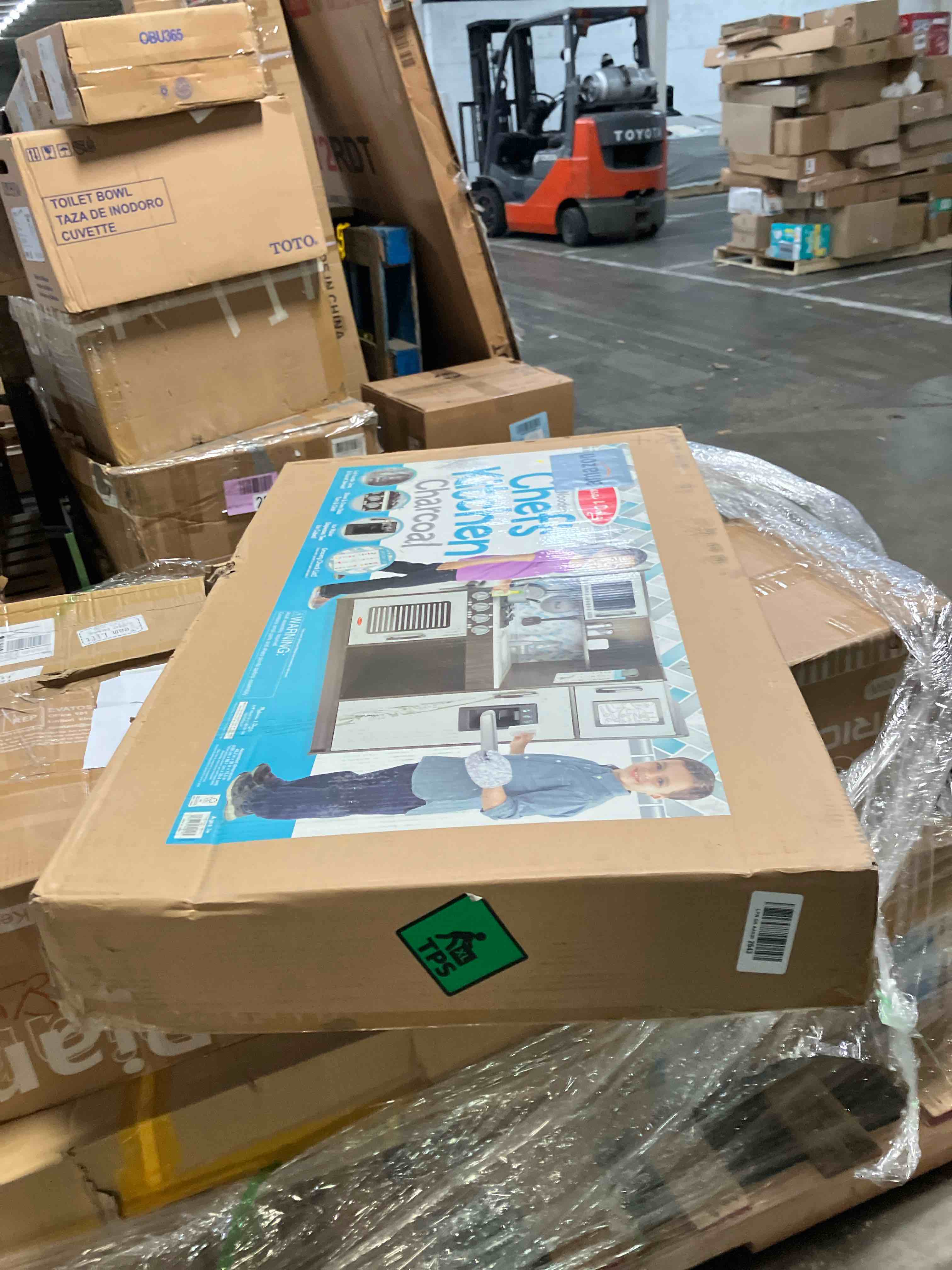 Condition photo showing New/Like New for Melissa & Doug Chef's Wooden Pretend Play Kitchen for Kids with "Ice" Cube Dispenser - Charcoal Gray: Creative Play Kitchen Sets