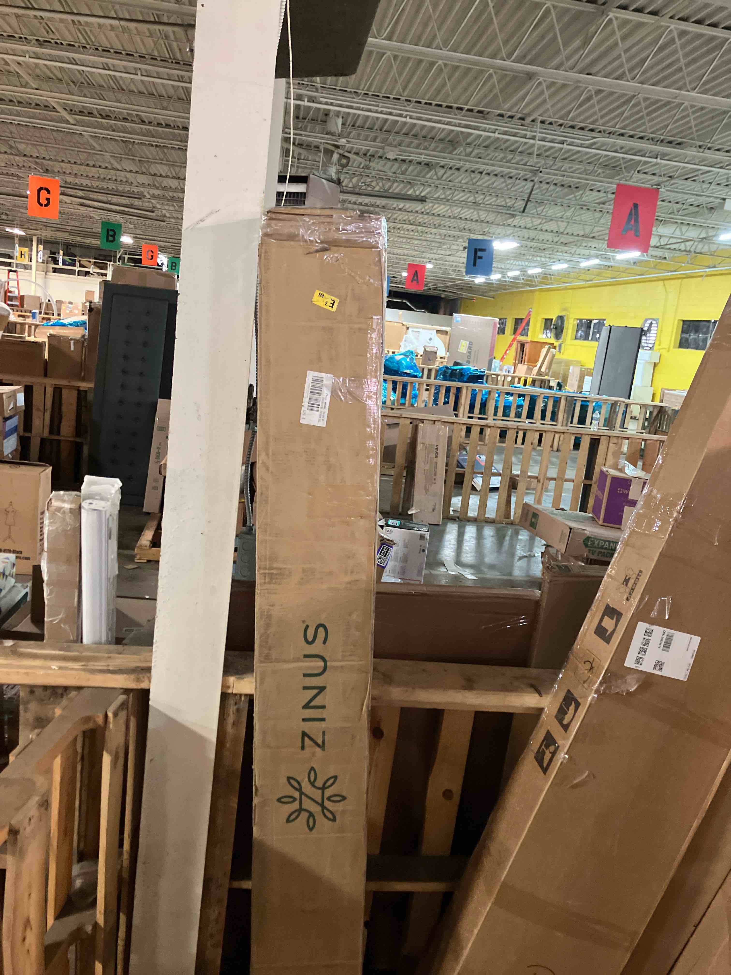 Condition photo showing New/Like New for ZINUS Alexis Deluxe Wood Platform Bed Frame, Solid Wood Foundation, No Box Spring Needed, Wood Slat Support, Easy Assembly, Rustic Pine, Queen