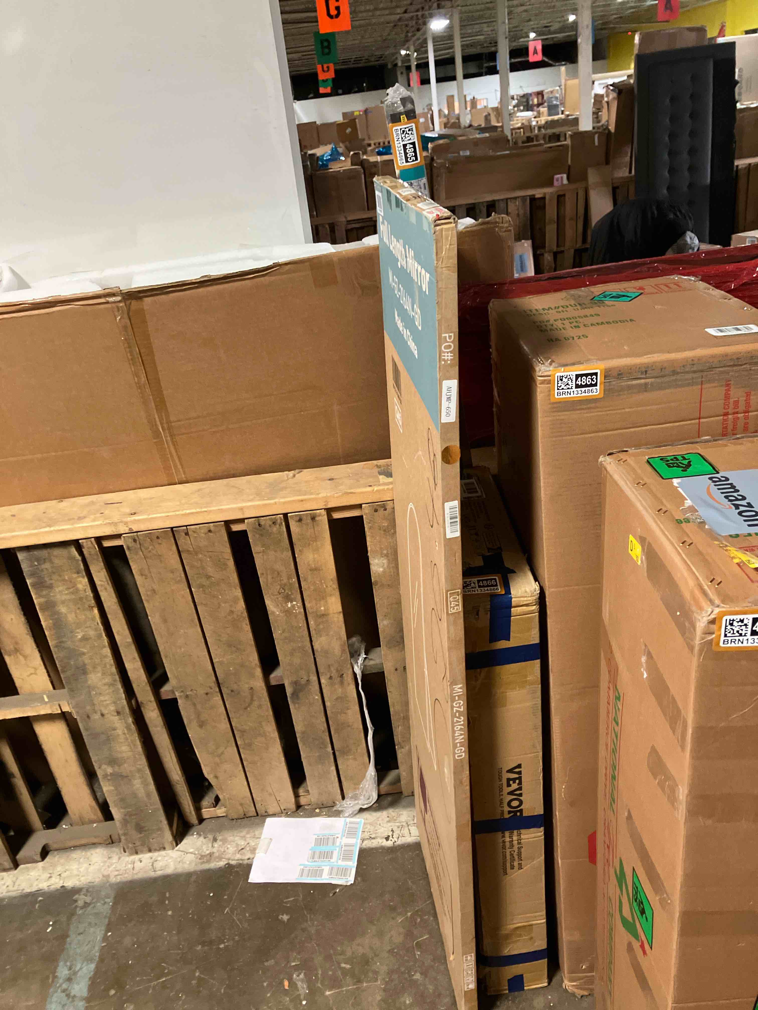 Condition photo showing New/Like New for Alizeh Arched Metal Oversized Full Length Mirrors Wall Mirrors with Stand