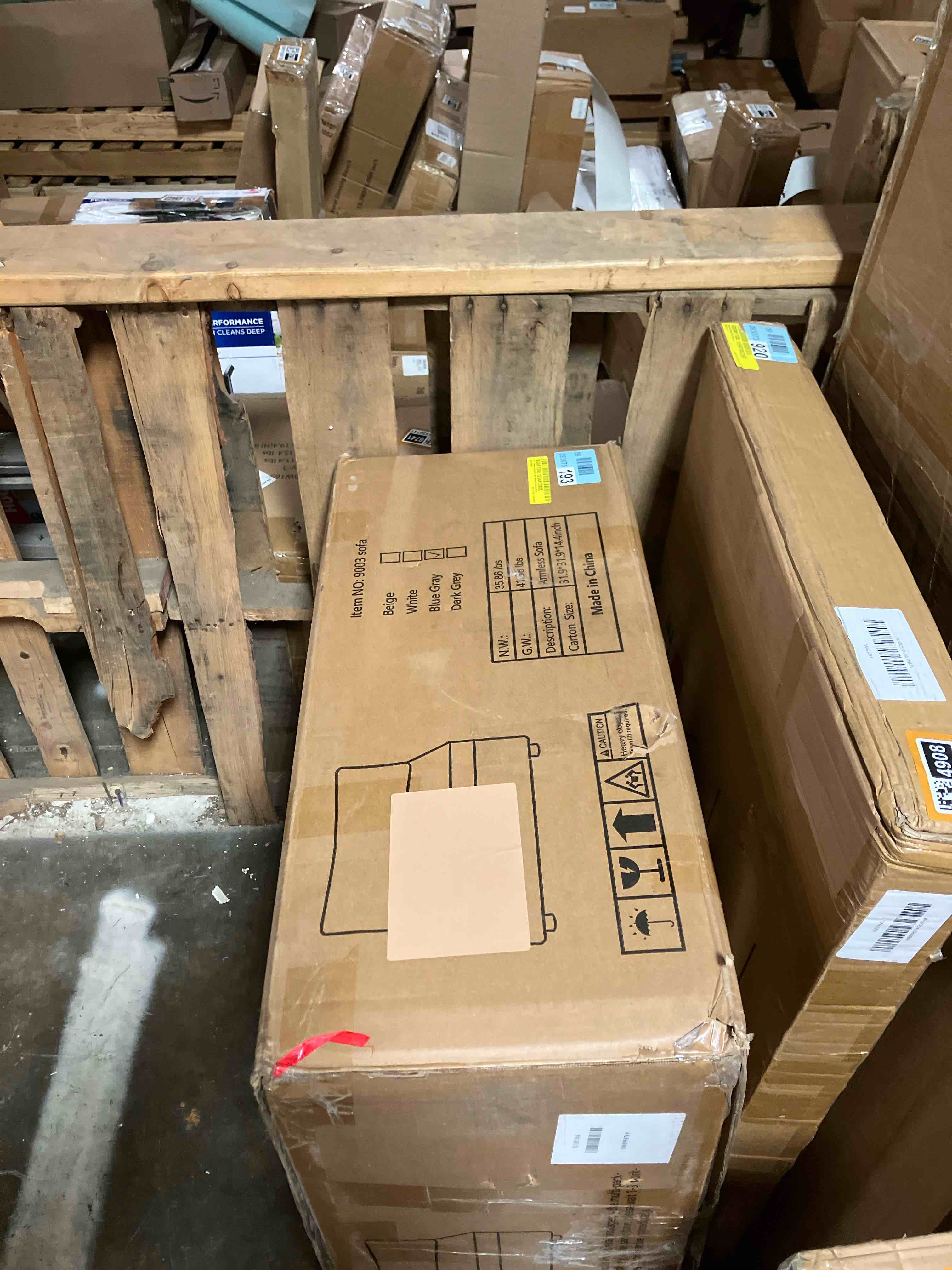 Condition photo showing New/Like New for 31.5" Heffernan Accent Chair Modular Sectional Sofa