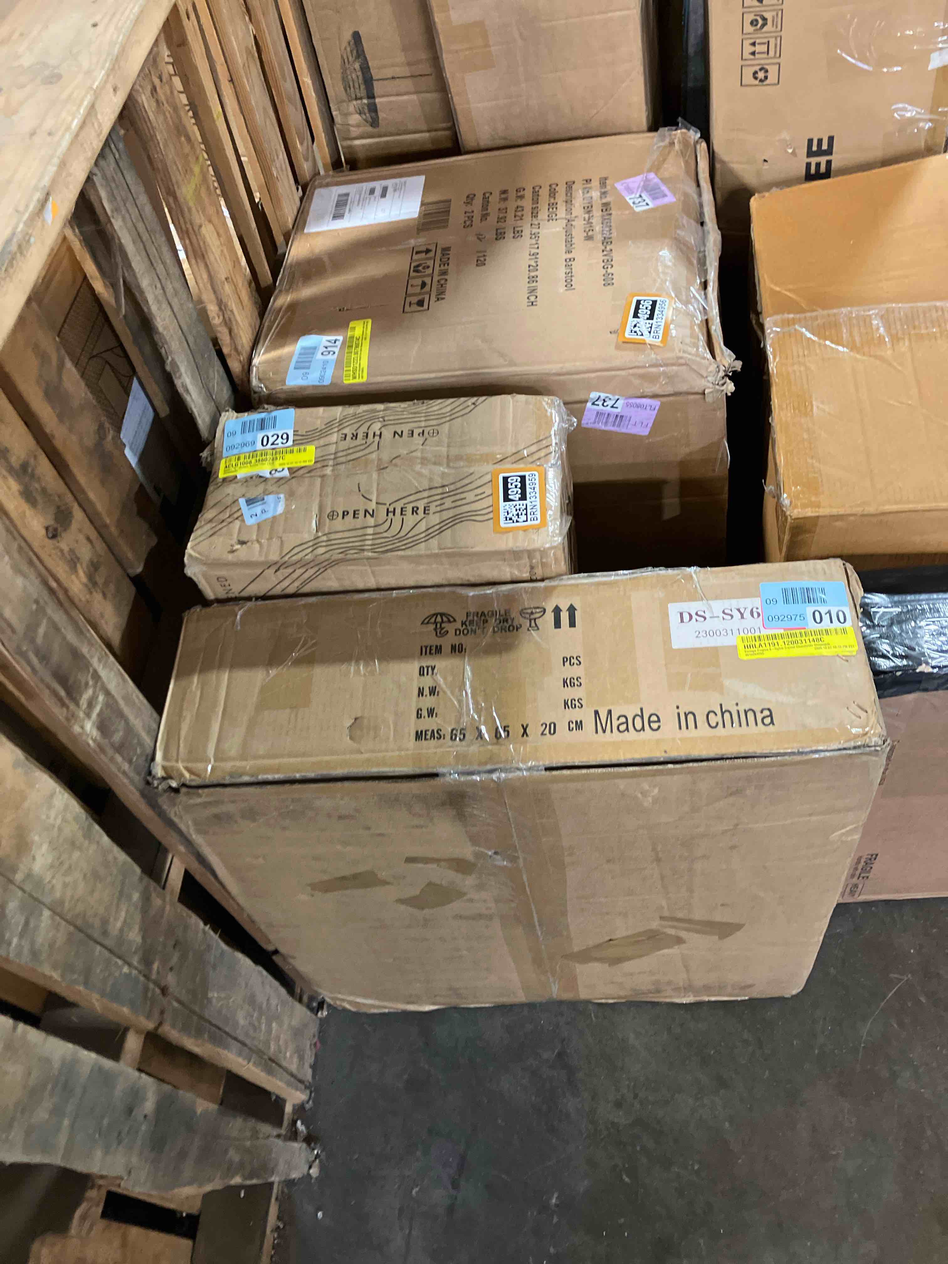 Condition photo showing New/Like New for Vintage Empire 8-lights Crystal Chandelier Dimmable