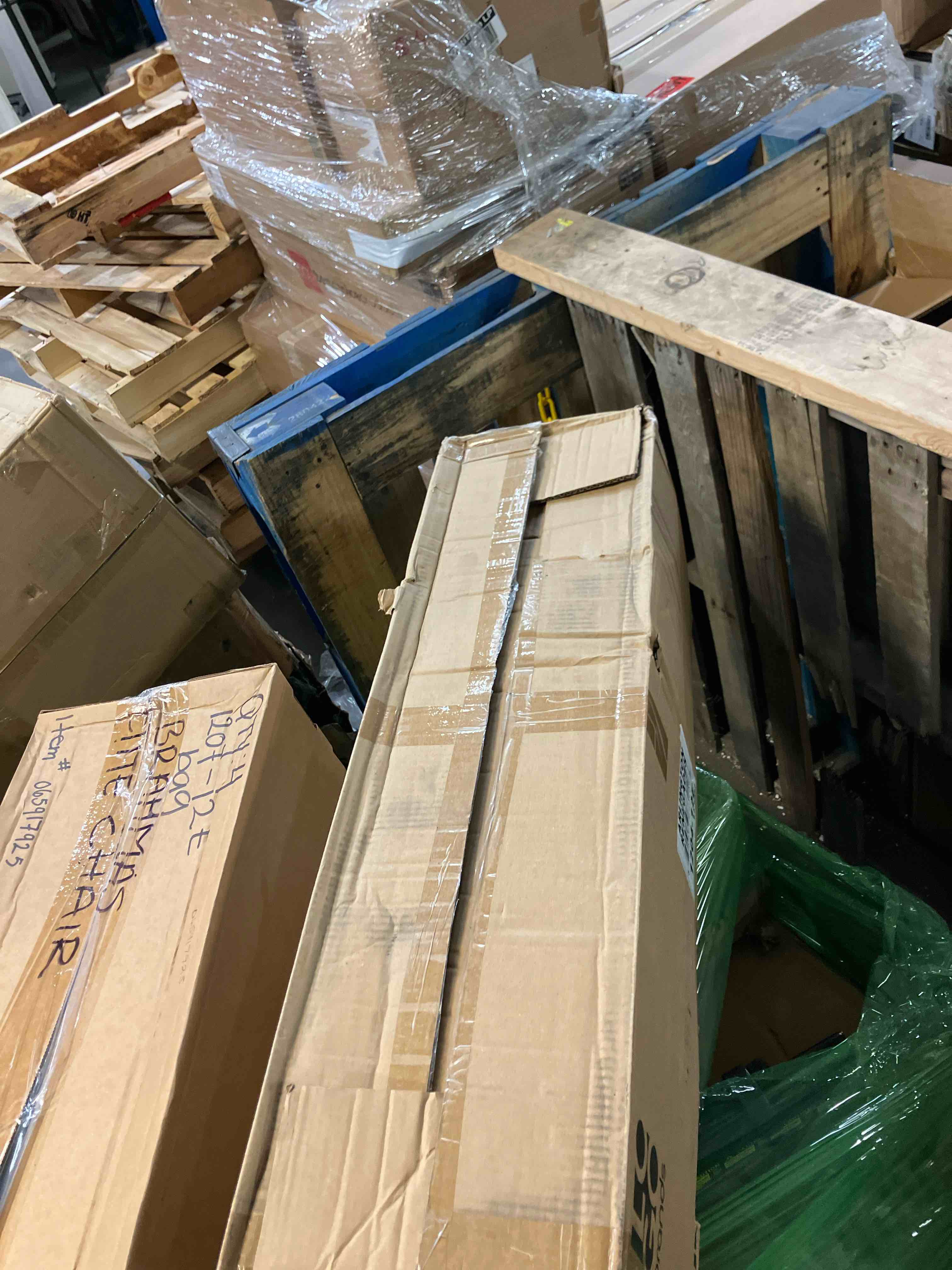 Condition photo showing New/Like New for Logo Brands Plain Elite Chair