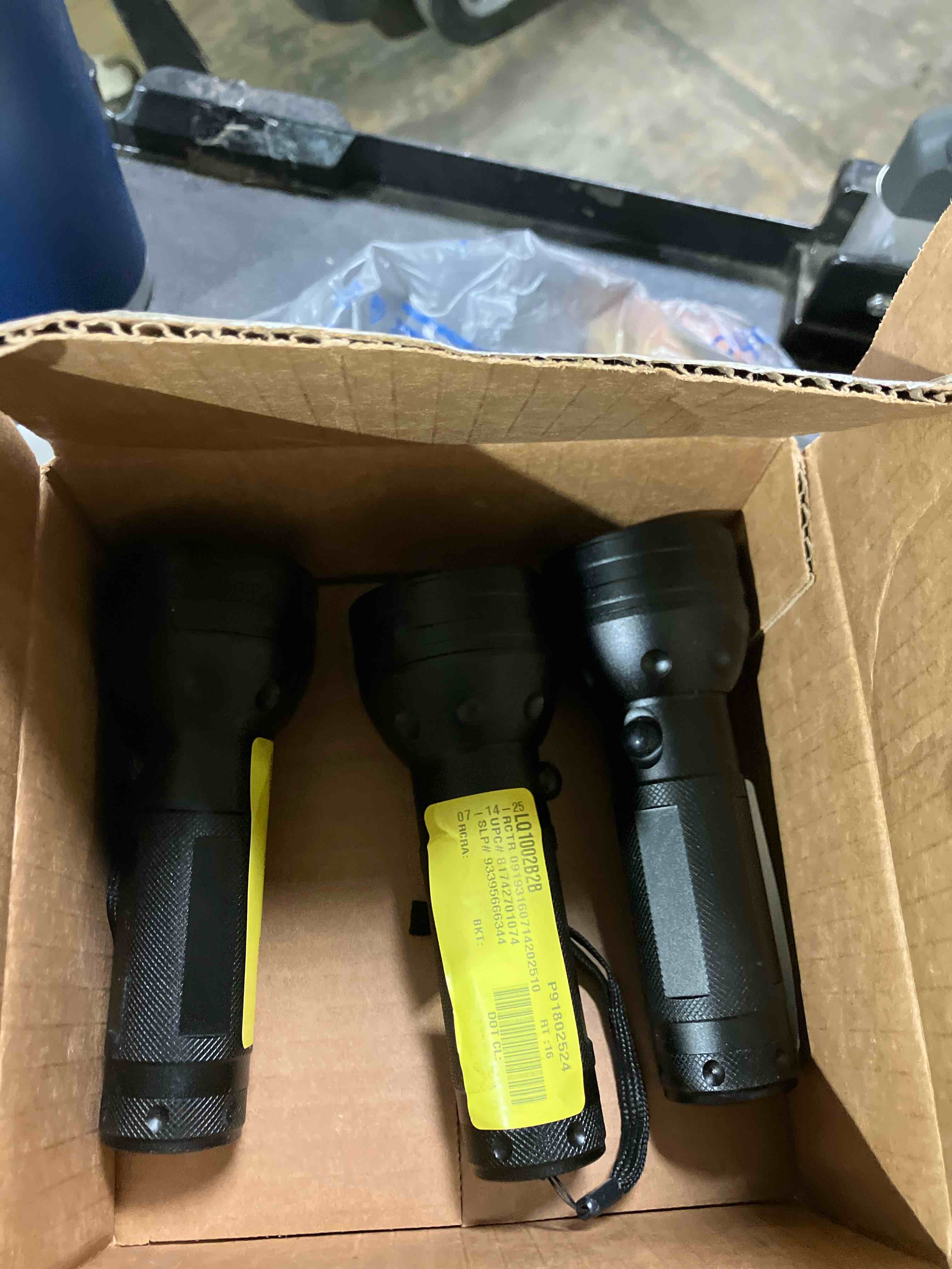 Condition photo showing New/Like New for Vansky UV Flashlight Black Light, 51 LED Blacklight Pet Urine Detector for Dog/Cat Urine, Dry Stains, Bed Bug, Resin Curing, Scorpions Finder