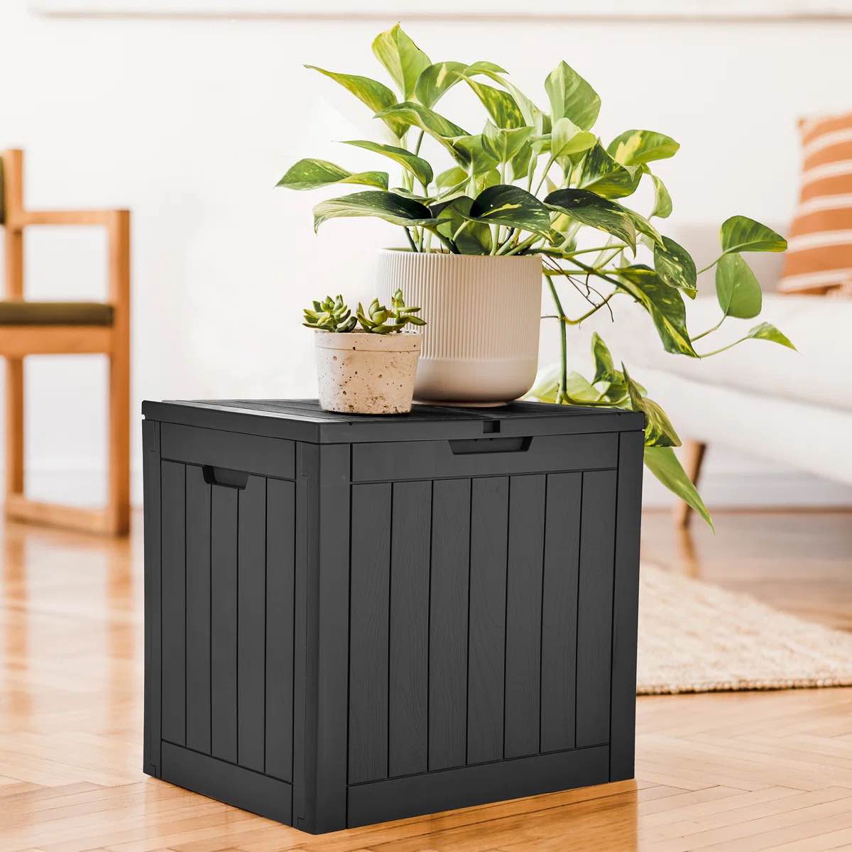 31 gallon outdoor storage box, resin deck box and waterproof package delivery box for gardening tools, pool supplies, patio furniture, lockable, black