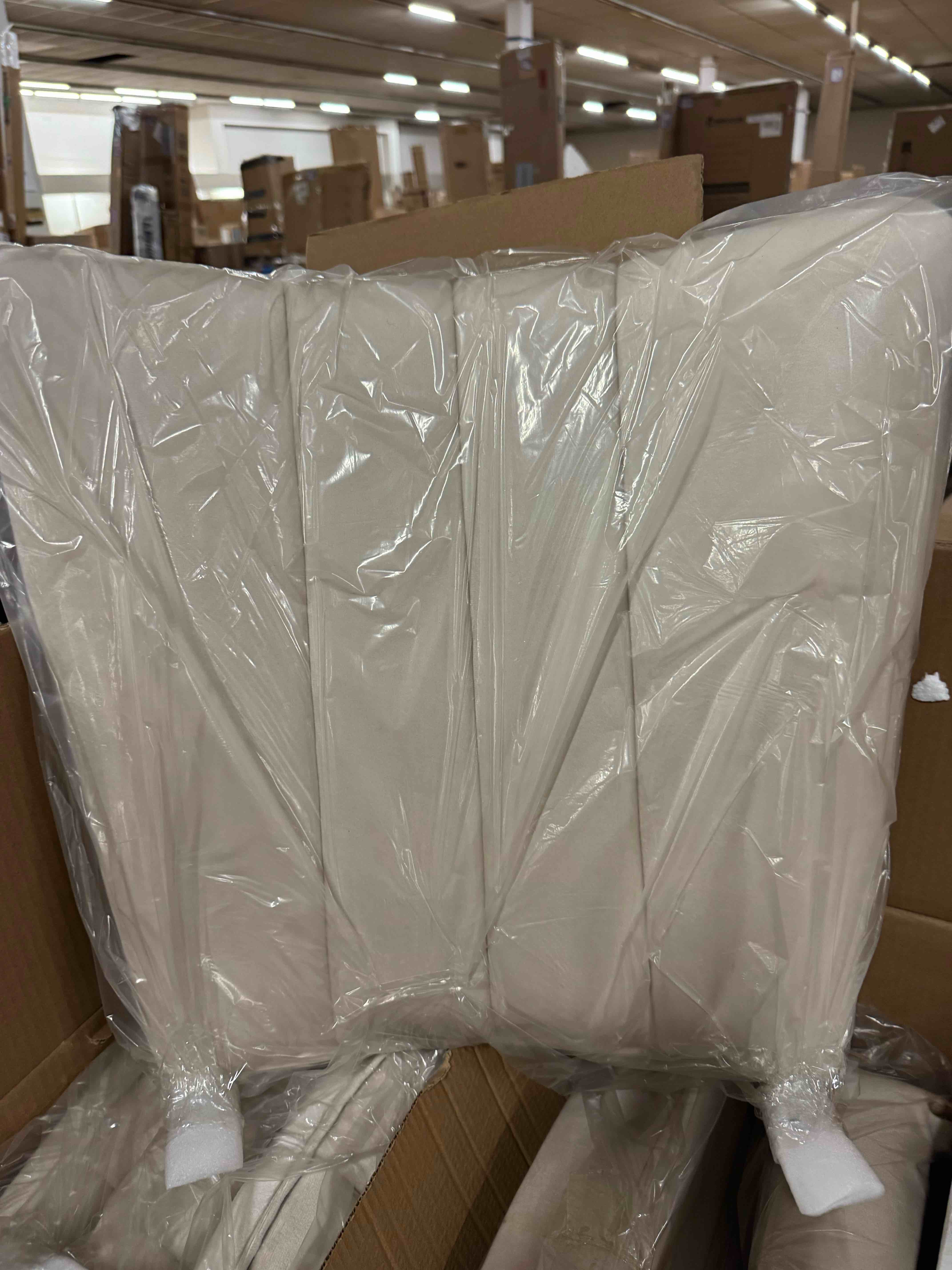 https://s3.amazonaws.com/lotting-images-prod/phillipi/BRN1816837_1777455669322.jpeg