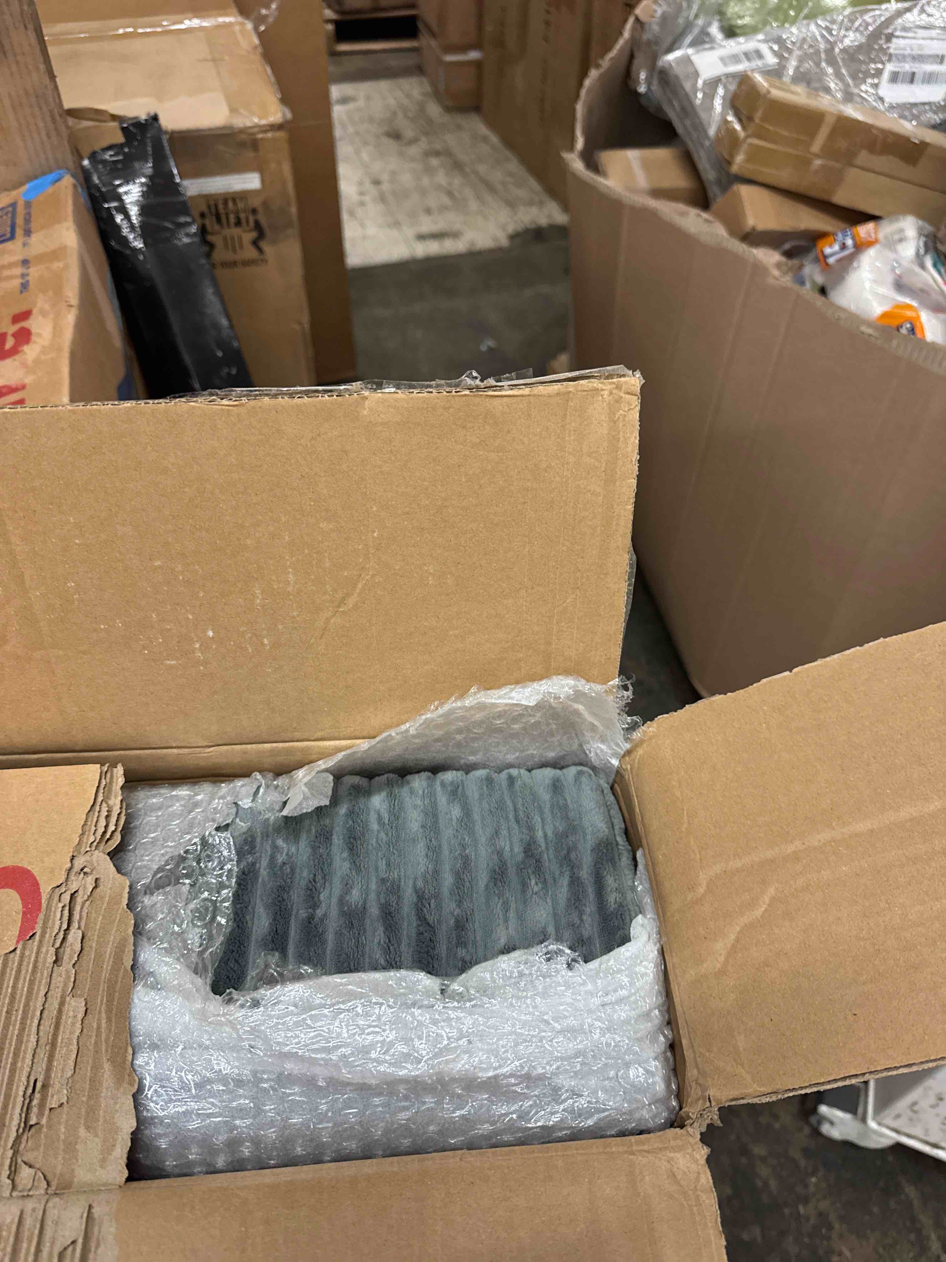 https://s3.amazonaws.com/lotting-images-prod/phillipi/BRN1816984_1778157375111.jpeg