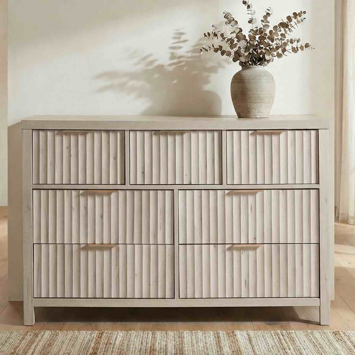 Arrilla 46.5" W Fluted Manufactured Wood 7-Drawer Dresser