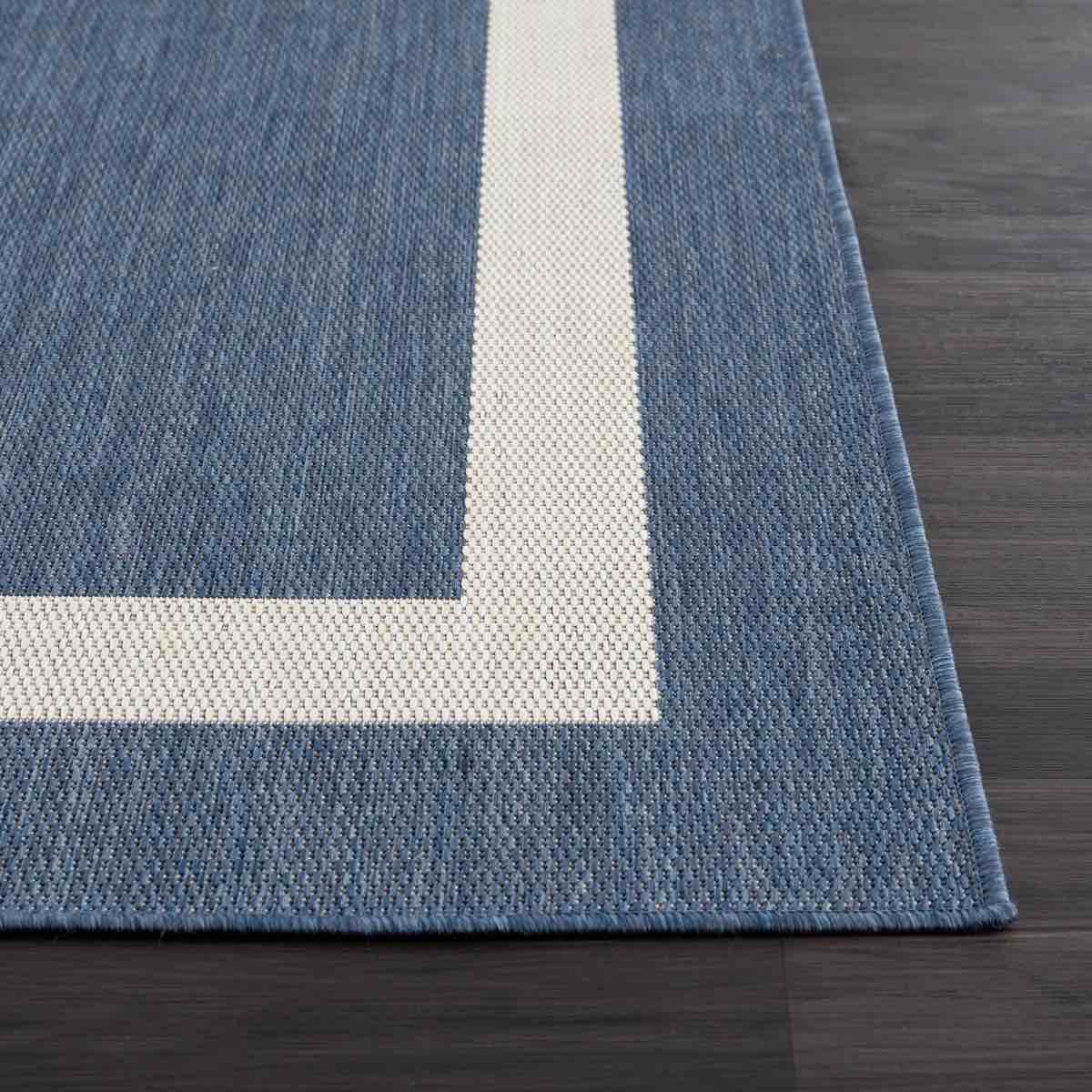 Condition photo showing New/Like New for mekih geometric indoor / outdoor