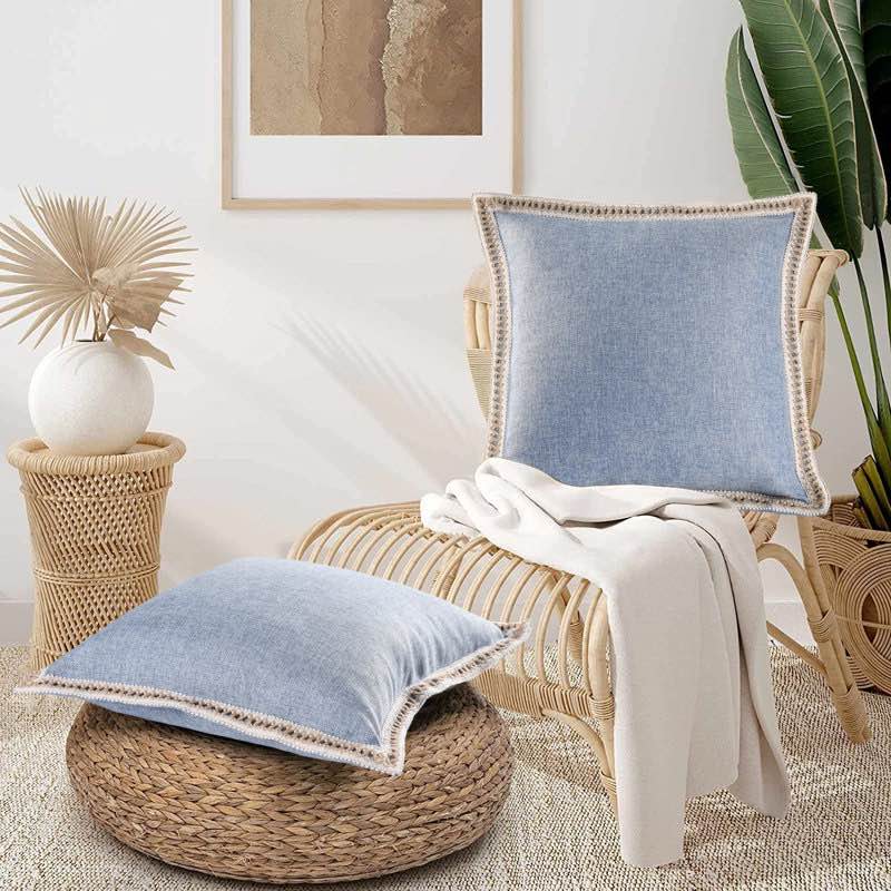 Condition photo showing New/Like New for color pillow cover (set of 2)