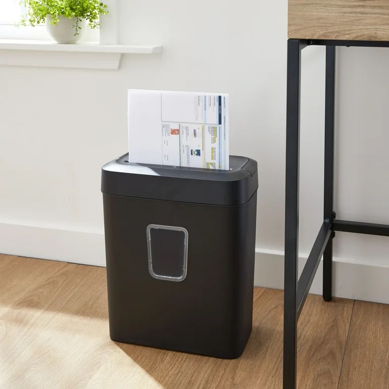 pen+gear 6-sheet cross-cut paper/credit card shredder with 3.7 gallon bin, black, home & office use