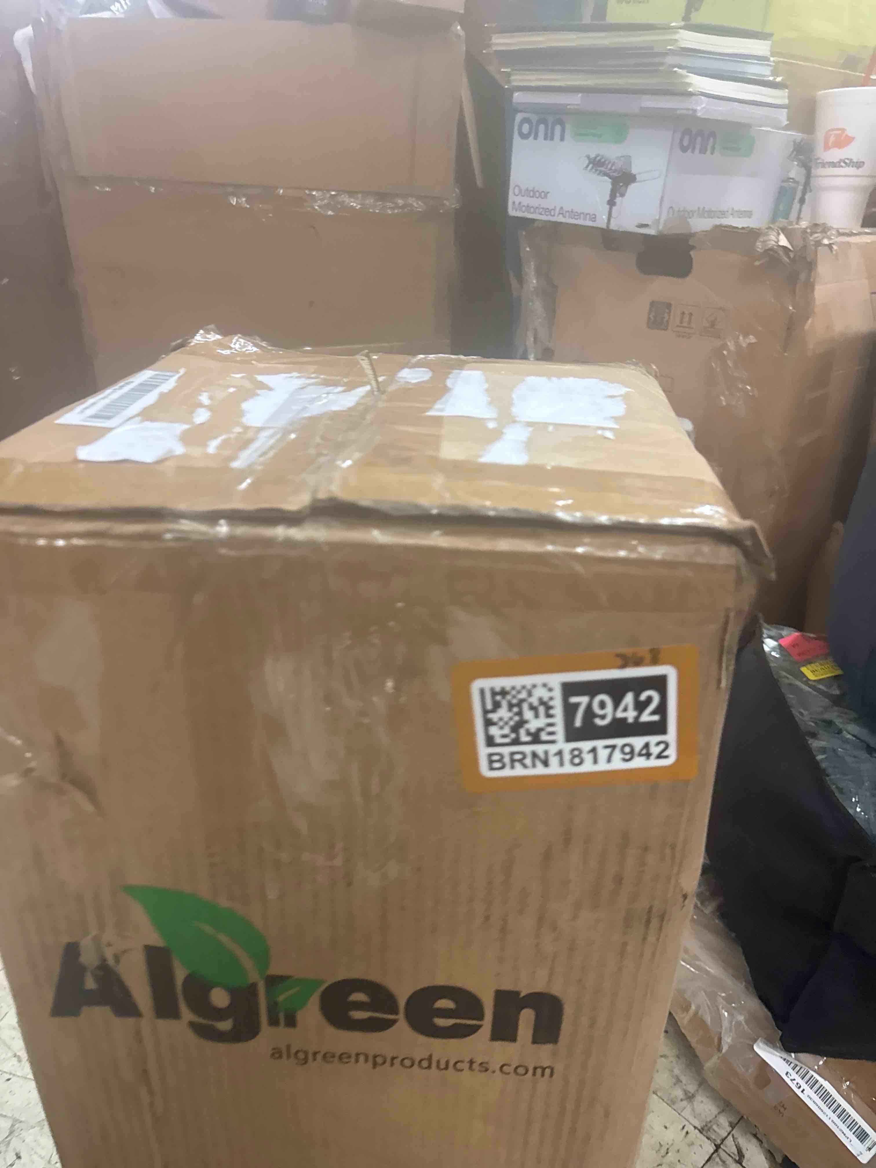 Condition photo showing New/Like New for cara composite pot planter set with water trays (set of 2)