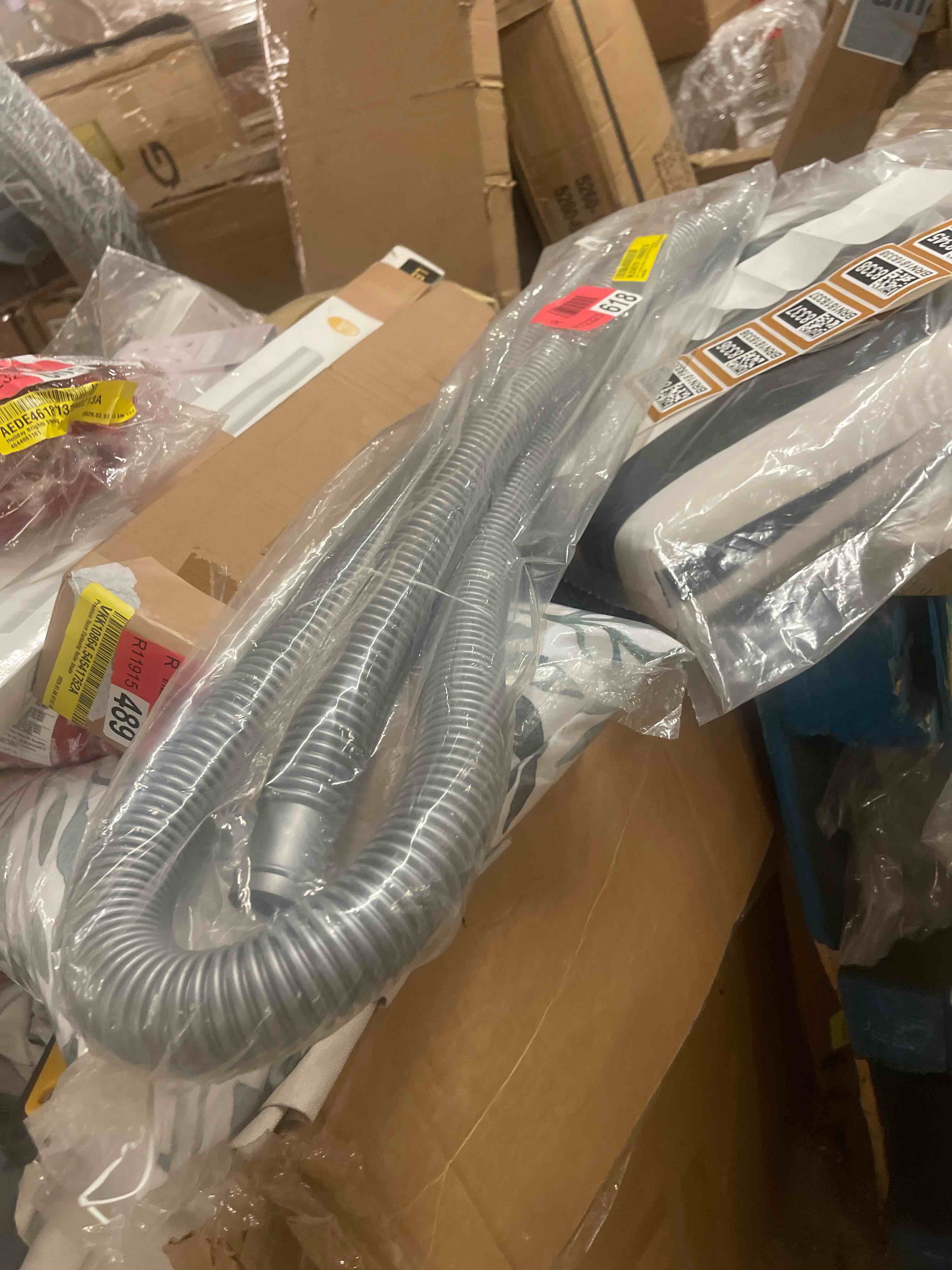 Condition photo showing New/Like New for pool central heavy-duty pool filter connect hose 9  x 1.25  - silver