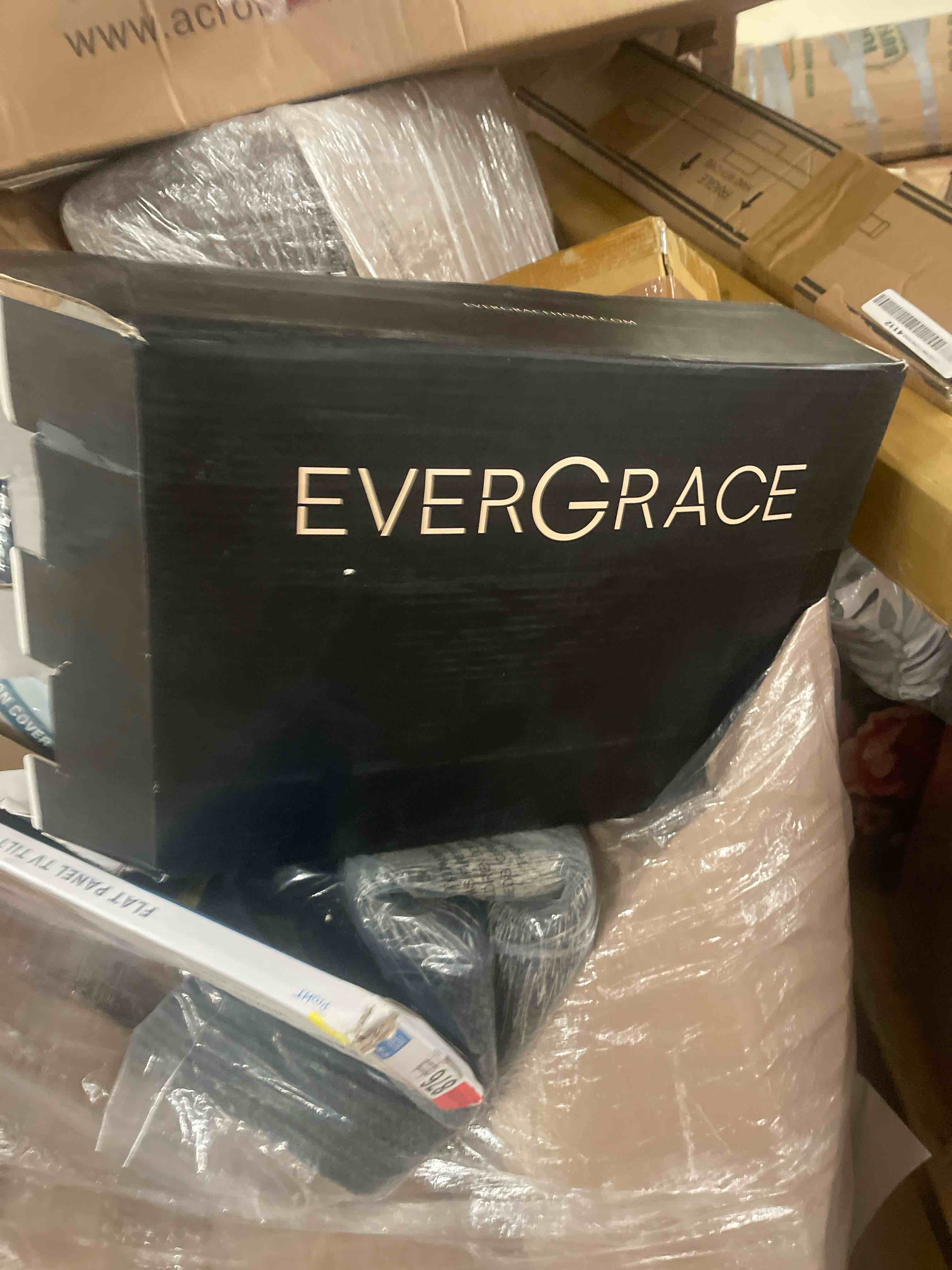 Condition photo showing New/Like New for evergrace box stitch pearl velvet quilt set, king size, olive green