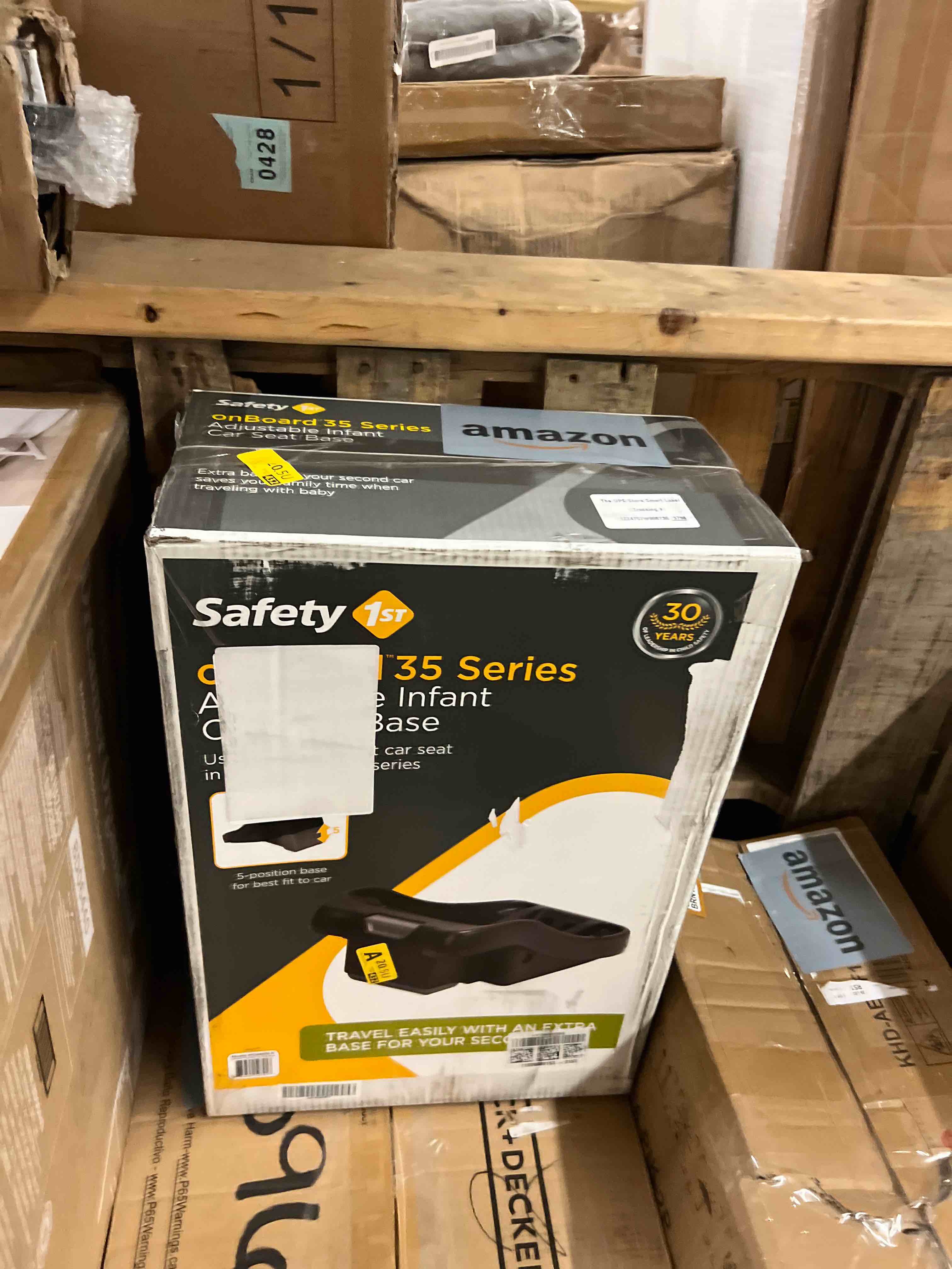 Condition photo showing New/Like New for safety 1st adjustable onboard infant car seat base for onboard 35, onboard 35 air, onboard 35 air+, and onboard 35 air 360 infant car seats, black