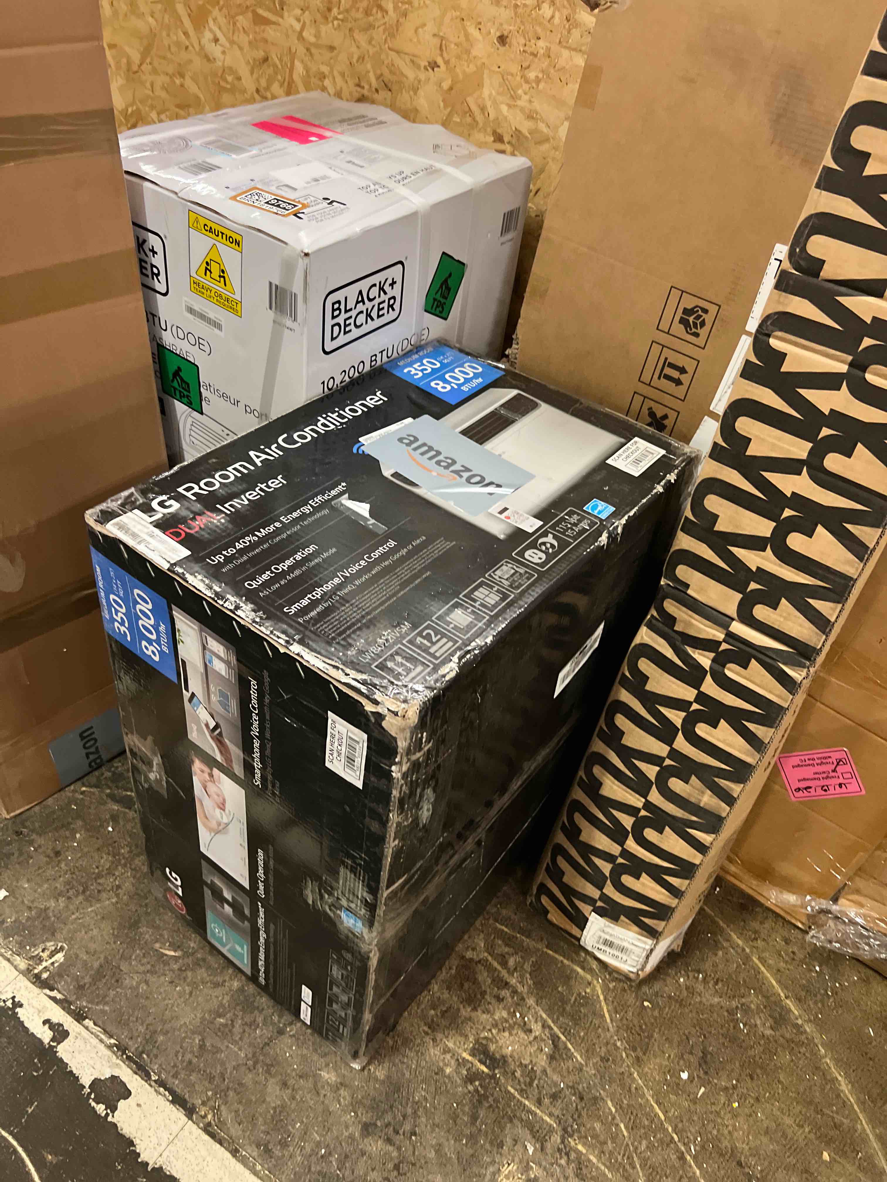 Condition photo showing New/Like New for lg - 340 sq. ft. 8,000 btu smart window air conditioner - white
