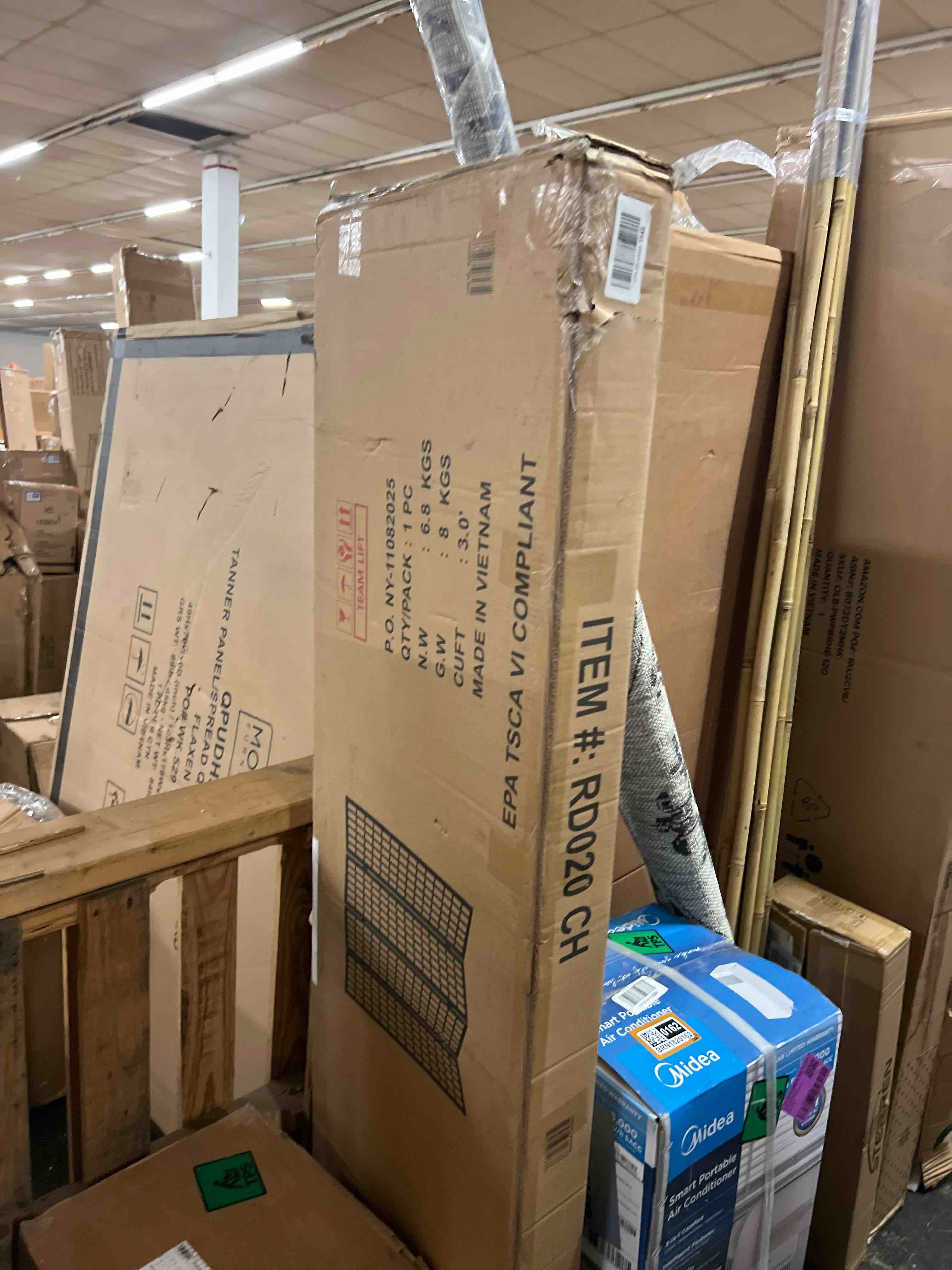 Condition photo showing New/Like New for roundhill furniture oriental shoji 4 panel screen room divider, cherry cherry divider