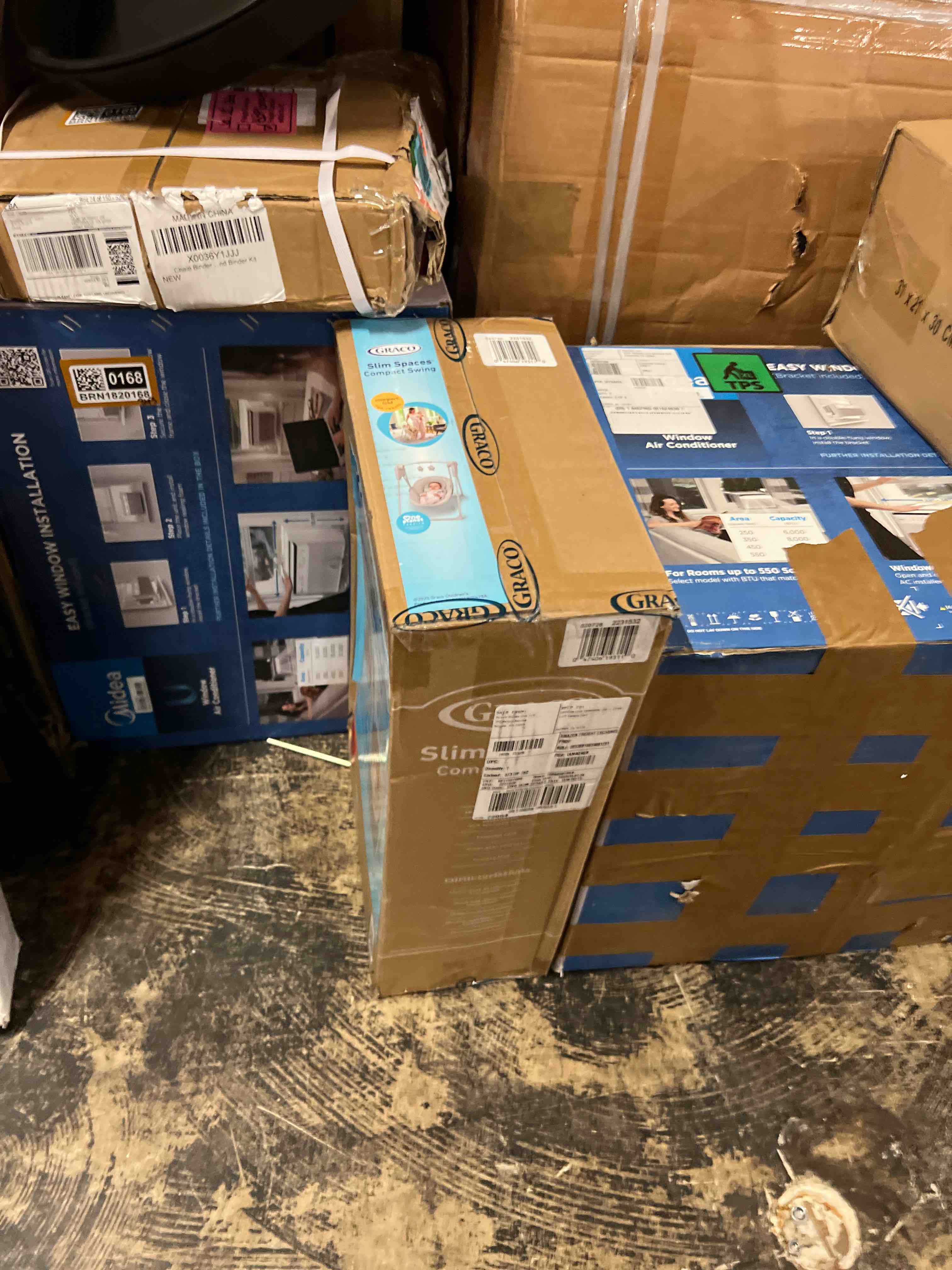 Condition photo showing New/Like New for graco slim spaces compact baby swing - indoor infant swing, baby registry must have, gifts for new parents