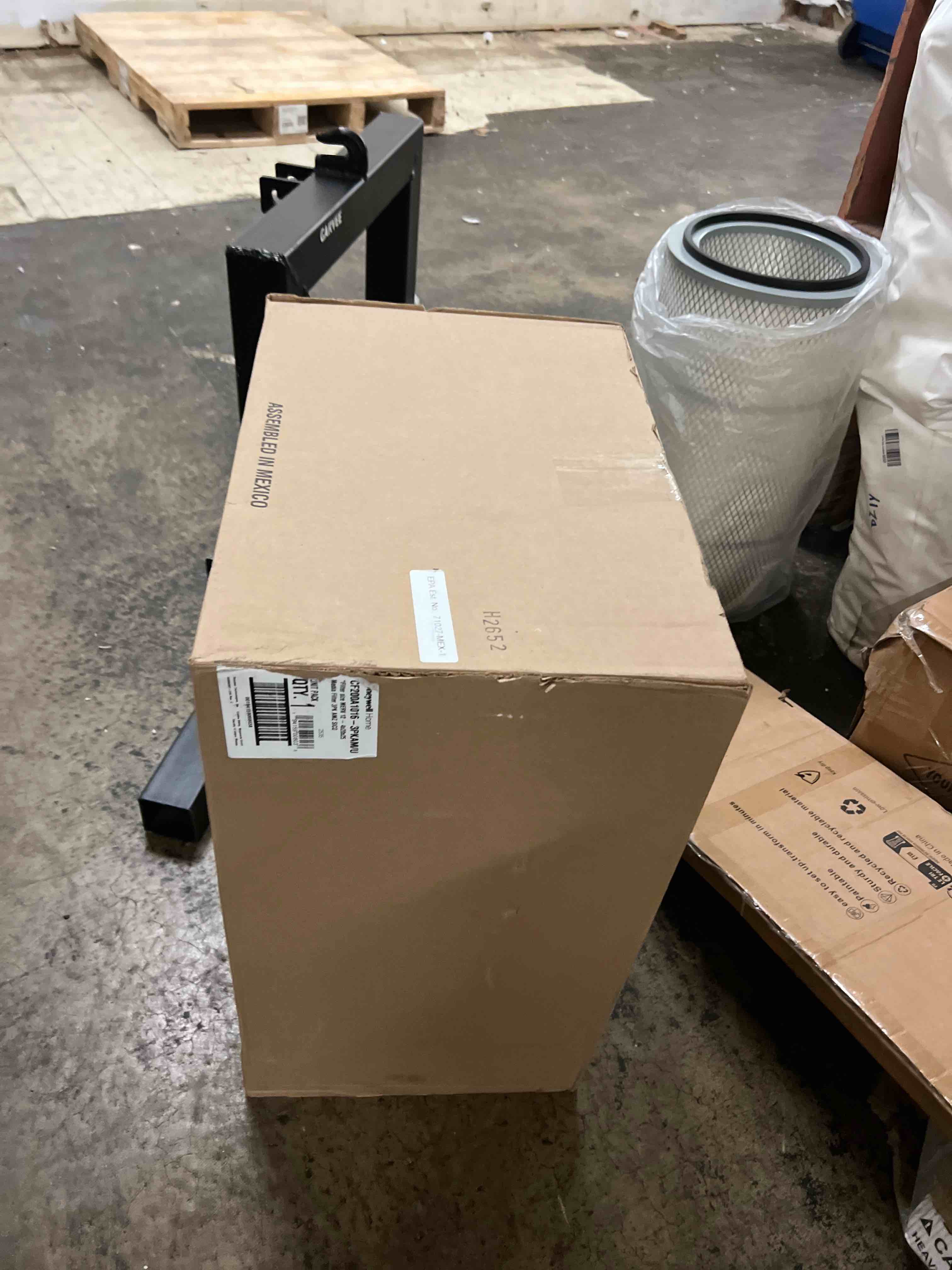 Condition photo showing New/Like New for honeywell home 20x25x4 merv 12, ac furnace air filter, 3 pack (cf200a1016-3pkam) (actual dimensions: 18.84 x 24.75 x 4.38 in.) (b098zp4mnv)