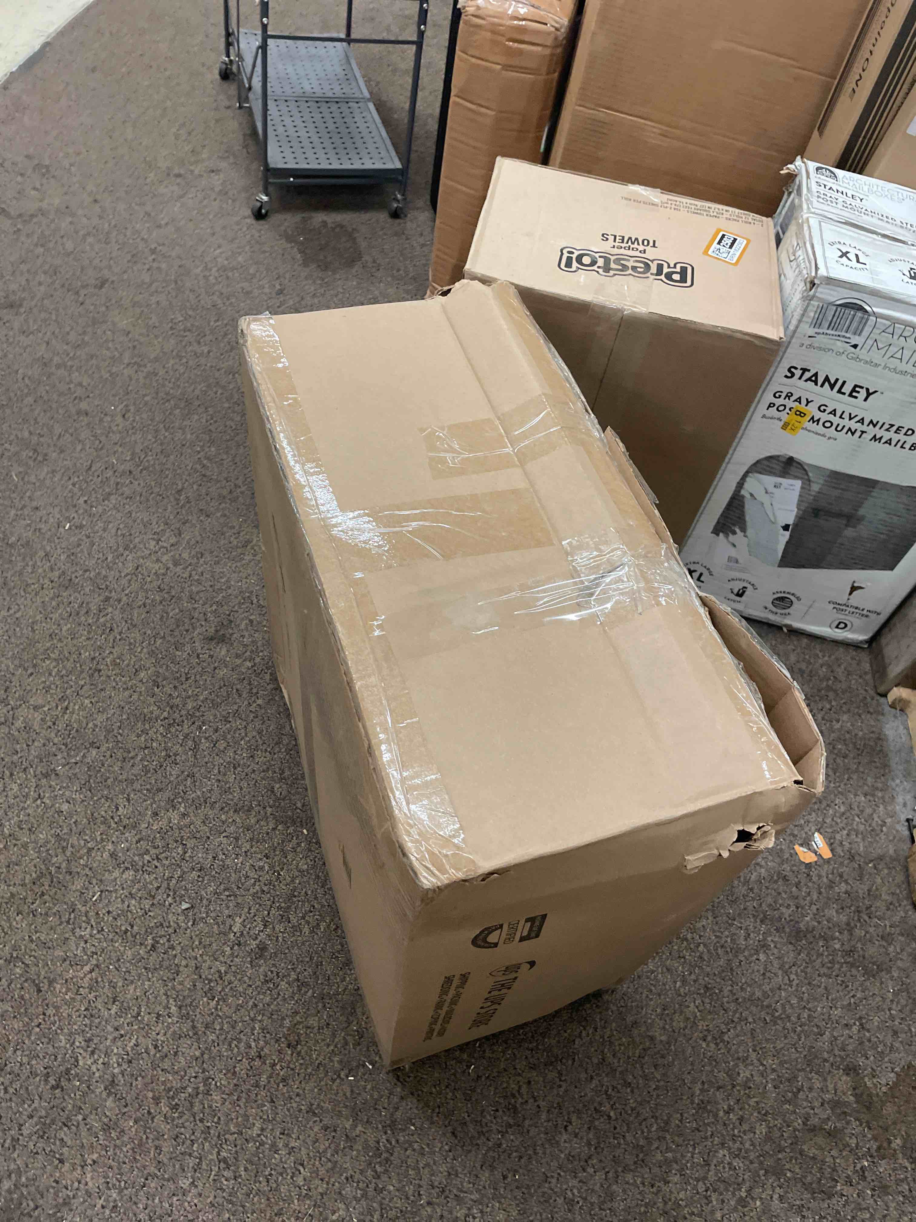 https://s3.amazonaws.com/lotting-images-prod/phillipi/BRN1822508_1755671967007.jpeg