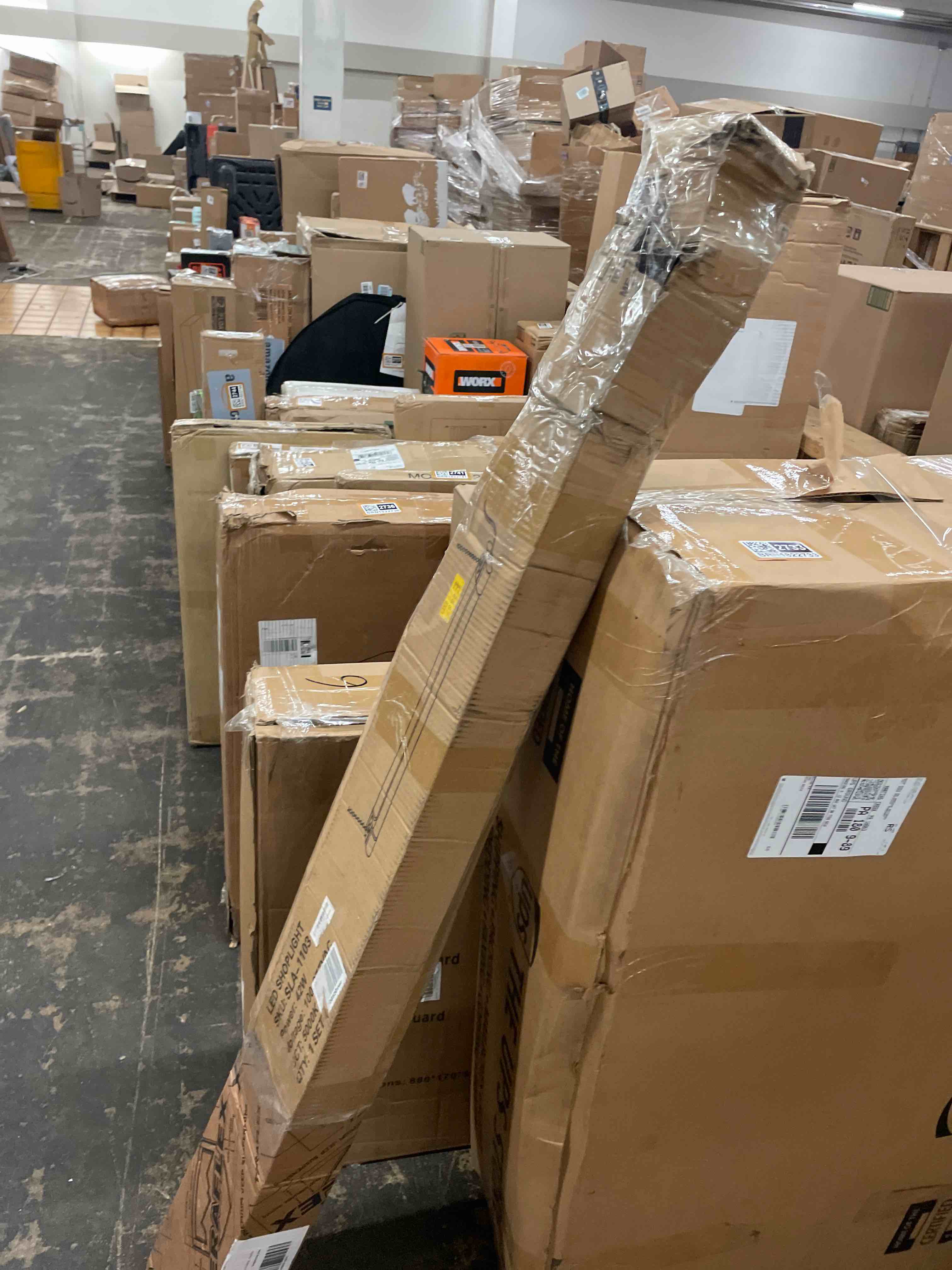 https://s3.amazonaws.com/lotting-images-prod/phillipi/BRN1822732_1756281938040.jpeg