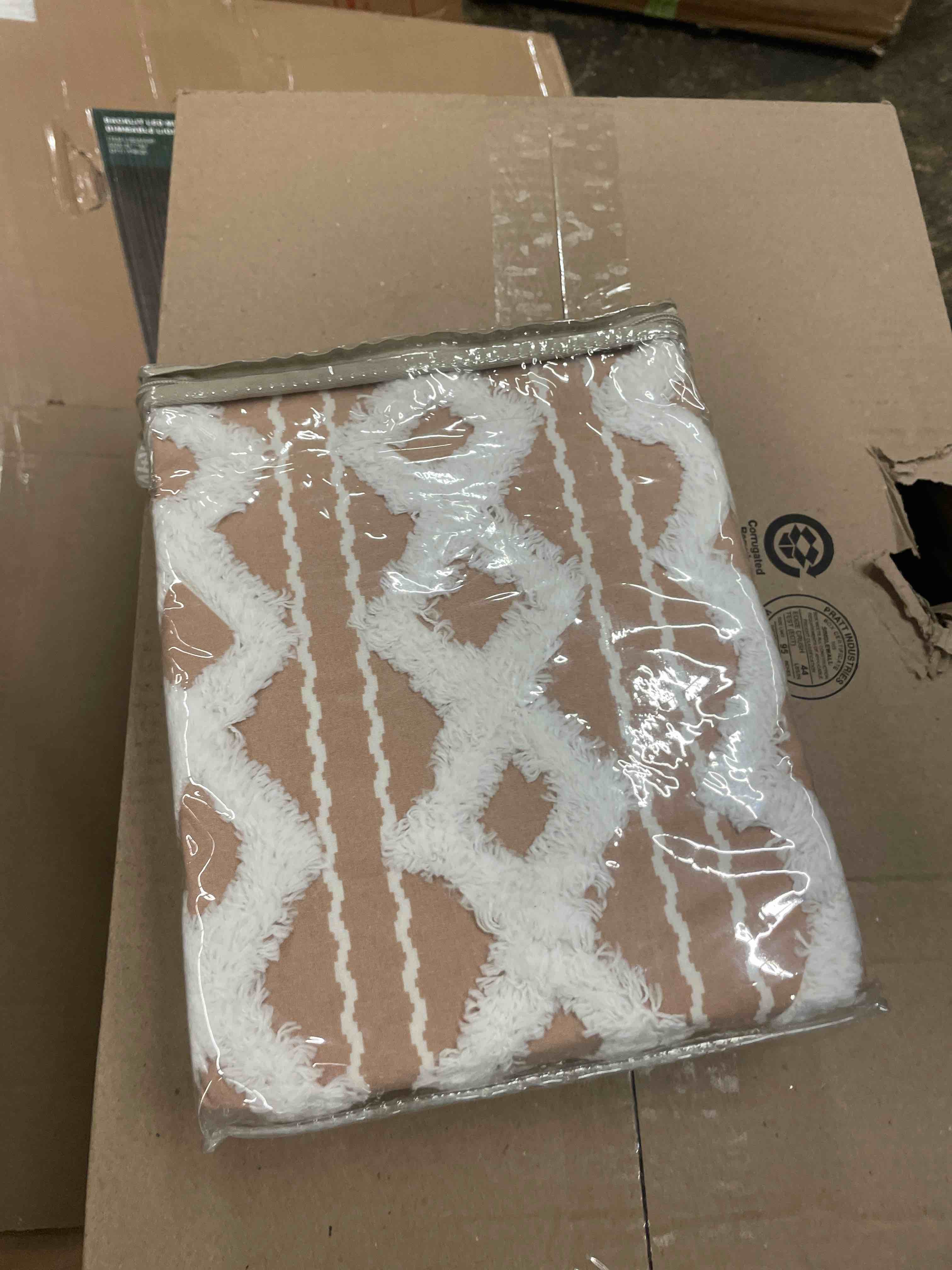 https://s3.amazonaws.com/lotting-images-prod/phillipi/BRN1823195_1757296783355.jpeg