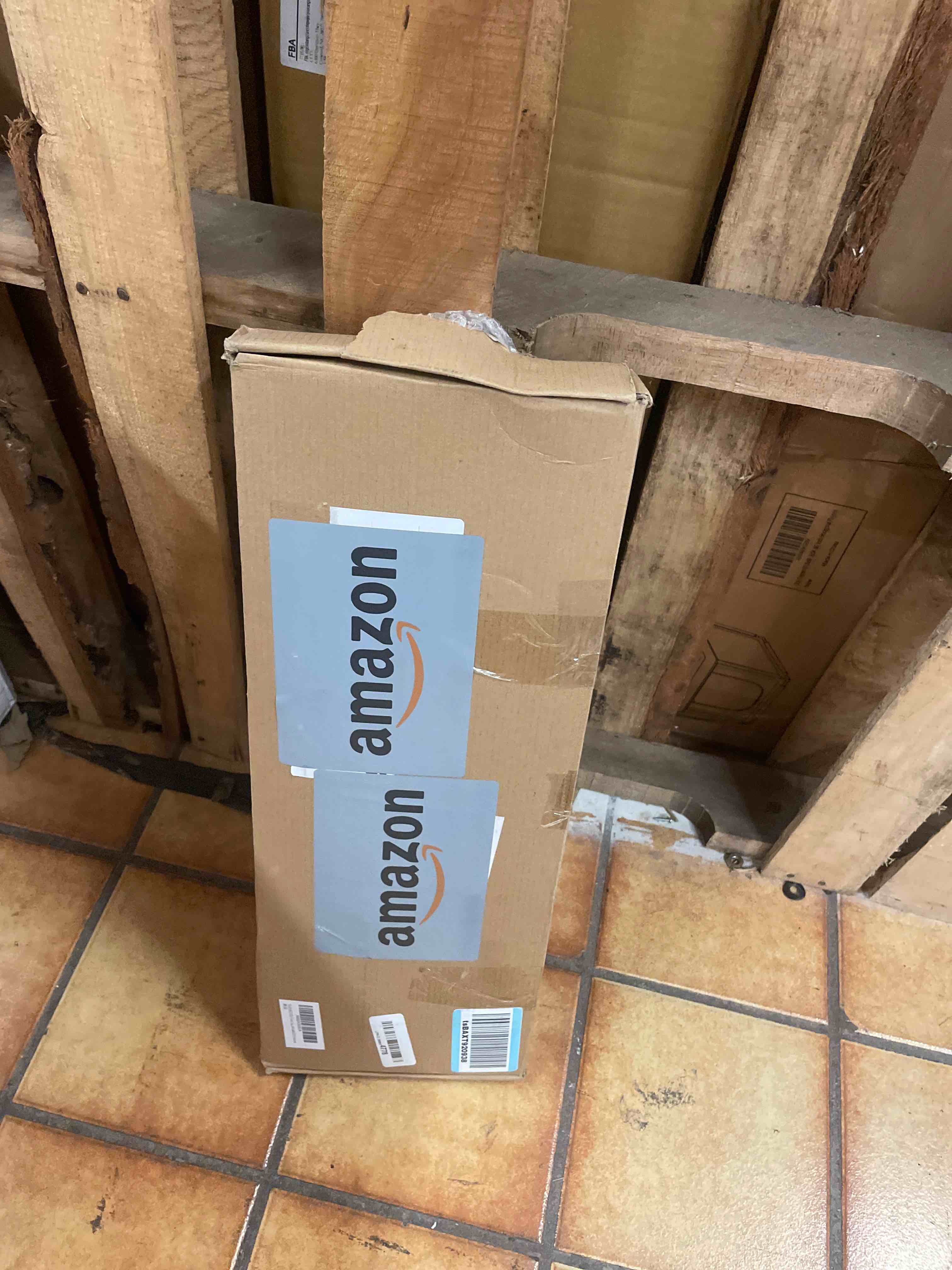 https://s3.amazonaws.com/lotting-images-prod/phillipi/BRN1823618_1758232108643.jpeg