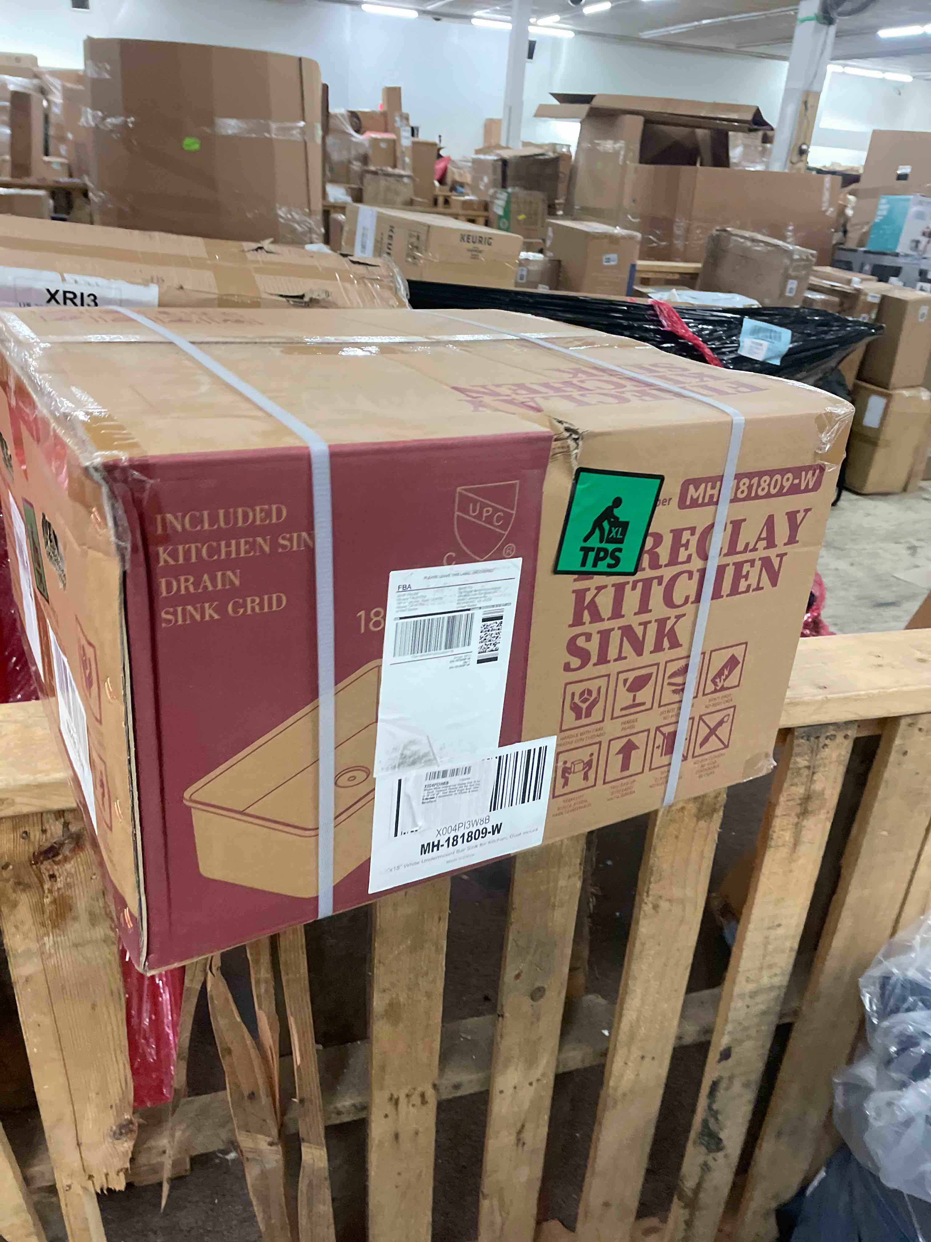 https://s3.amazonaws.com/lotting-images-prod/phillipi/BRN1824107_1760597896521.jpeg