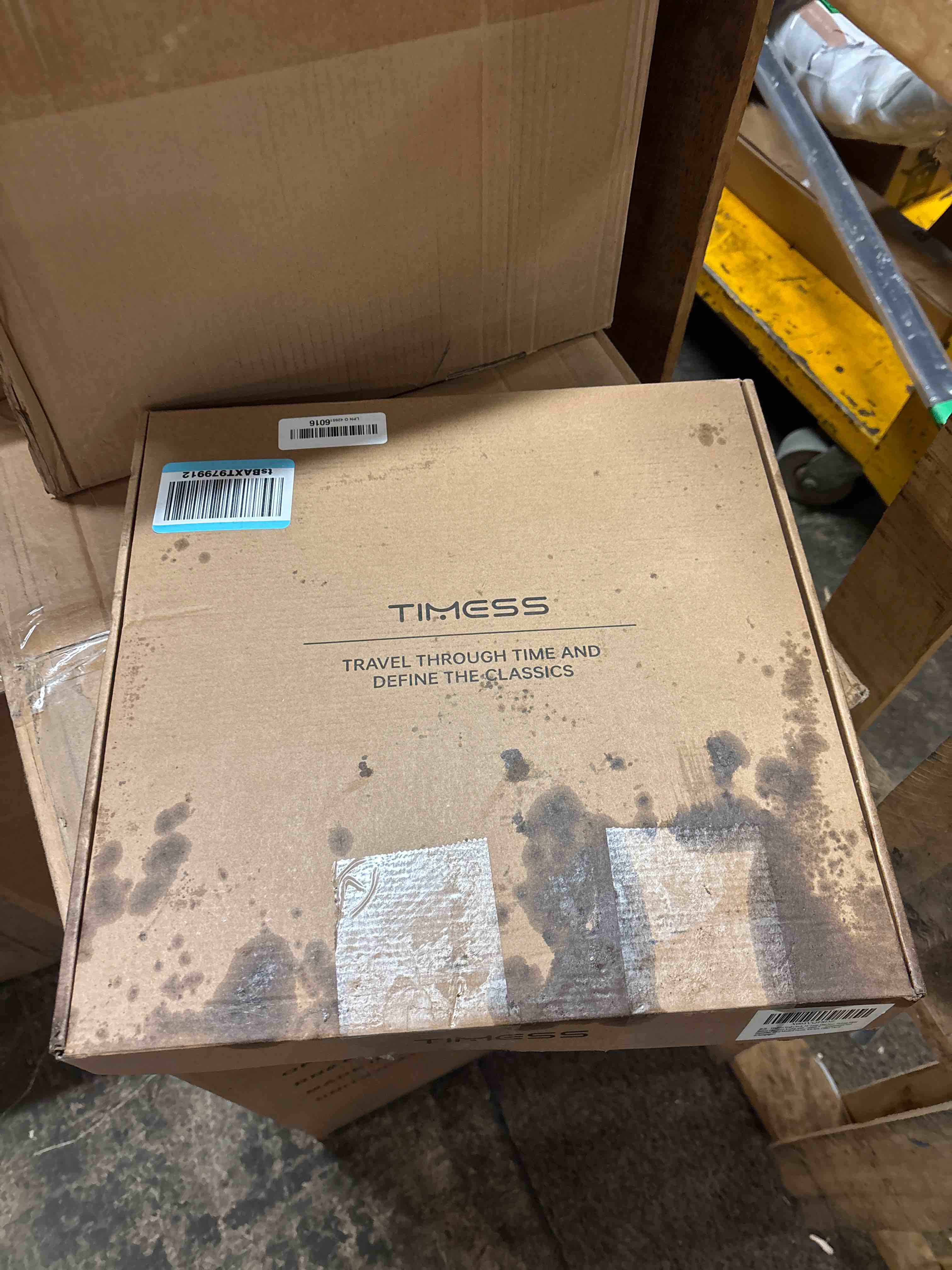 Condition photo showing New/Like New for Wall Clock, 14" Large Dial Non-Ticking Silent Battery Operated Analog with LCD Display for Perpetual Calendar and F° Temperature, Ideal Modern Home, Bedroom, Office Decor (Gold) 14 Inch Gold