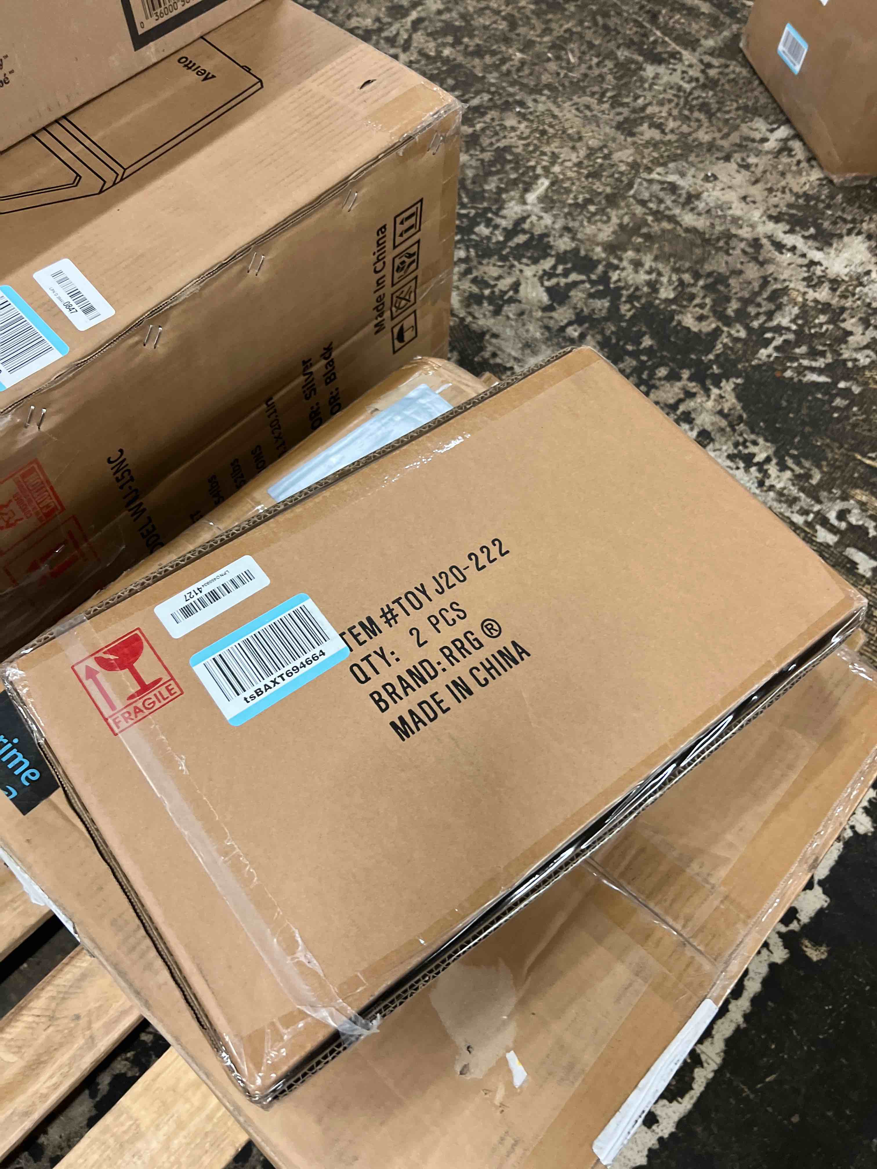 Condition photo showing New/Like New for RRG Vertical Coat Rack Wall Mounted 16 Inch, Metal Vertical Hat Rack for Wall, Modern Coat Rack Tree for Hats, Jackets, Bags, Entryway Bedroom (Height 16") Black